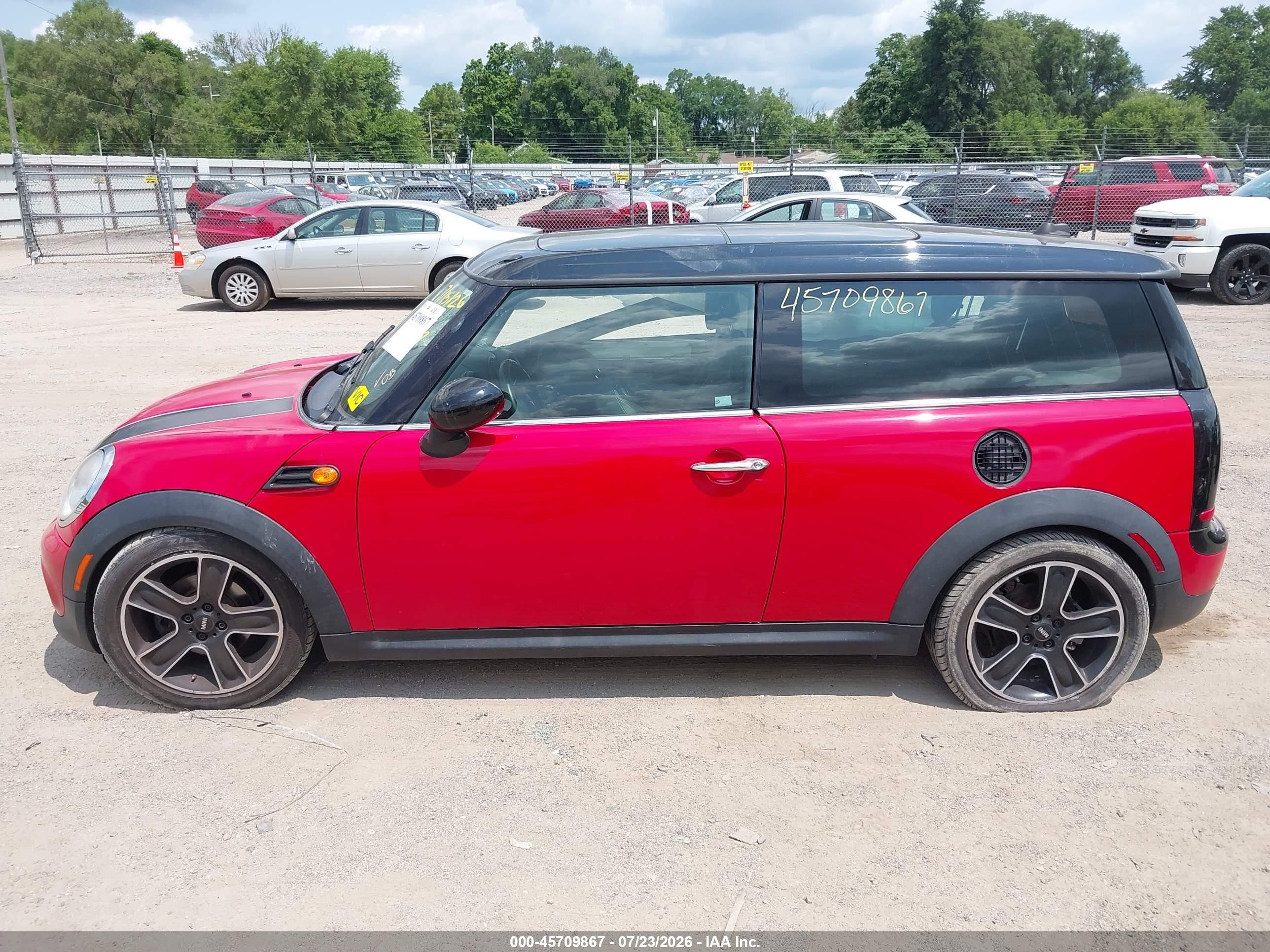 2013 Mini Clubman Cooper Red vin: WMWZF3C54DT491527
