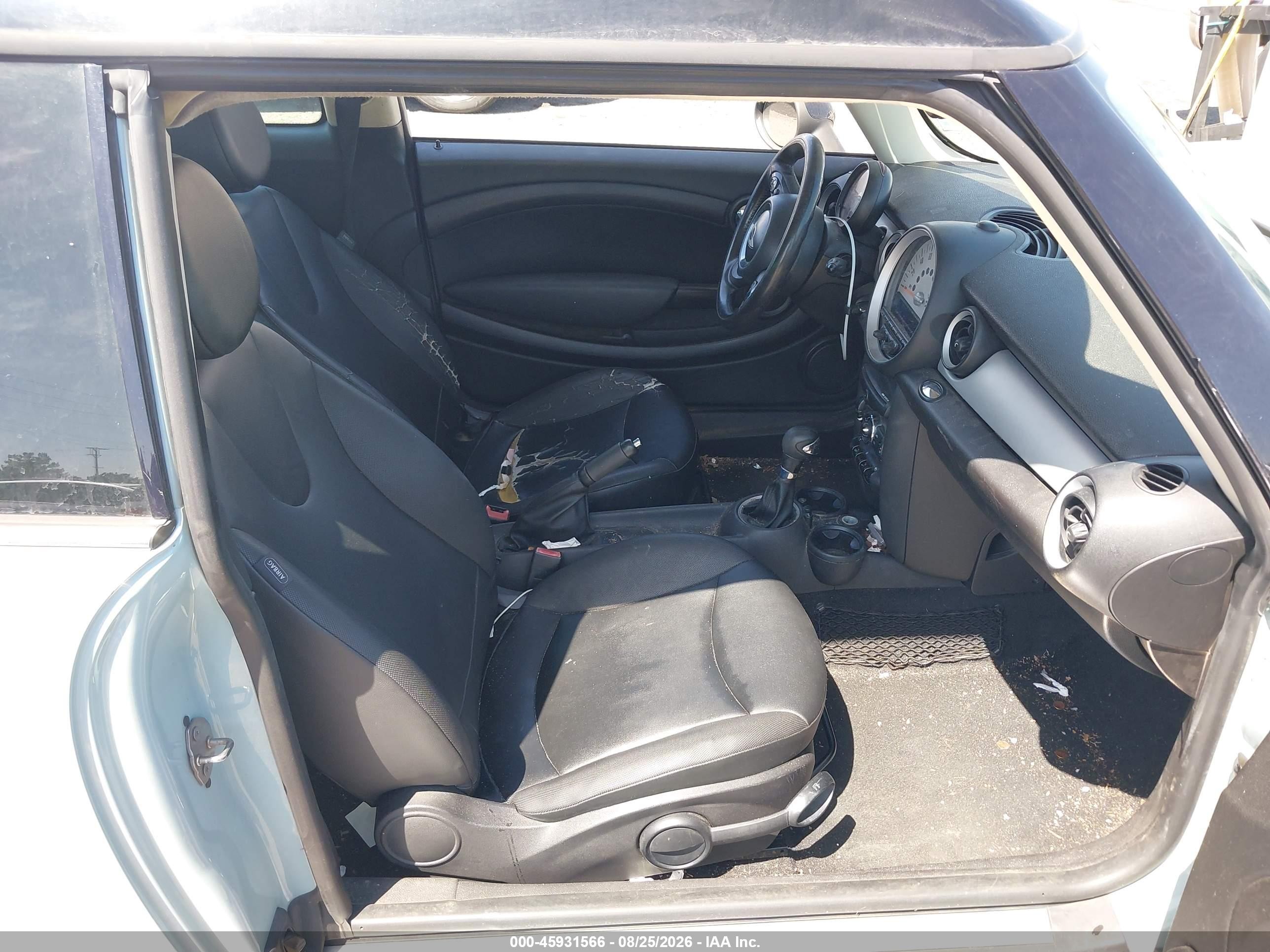 2014 Mini Clubman Cooper Teal vin: WMWZF3C54ET493456