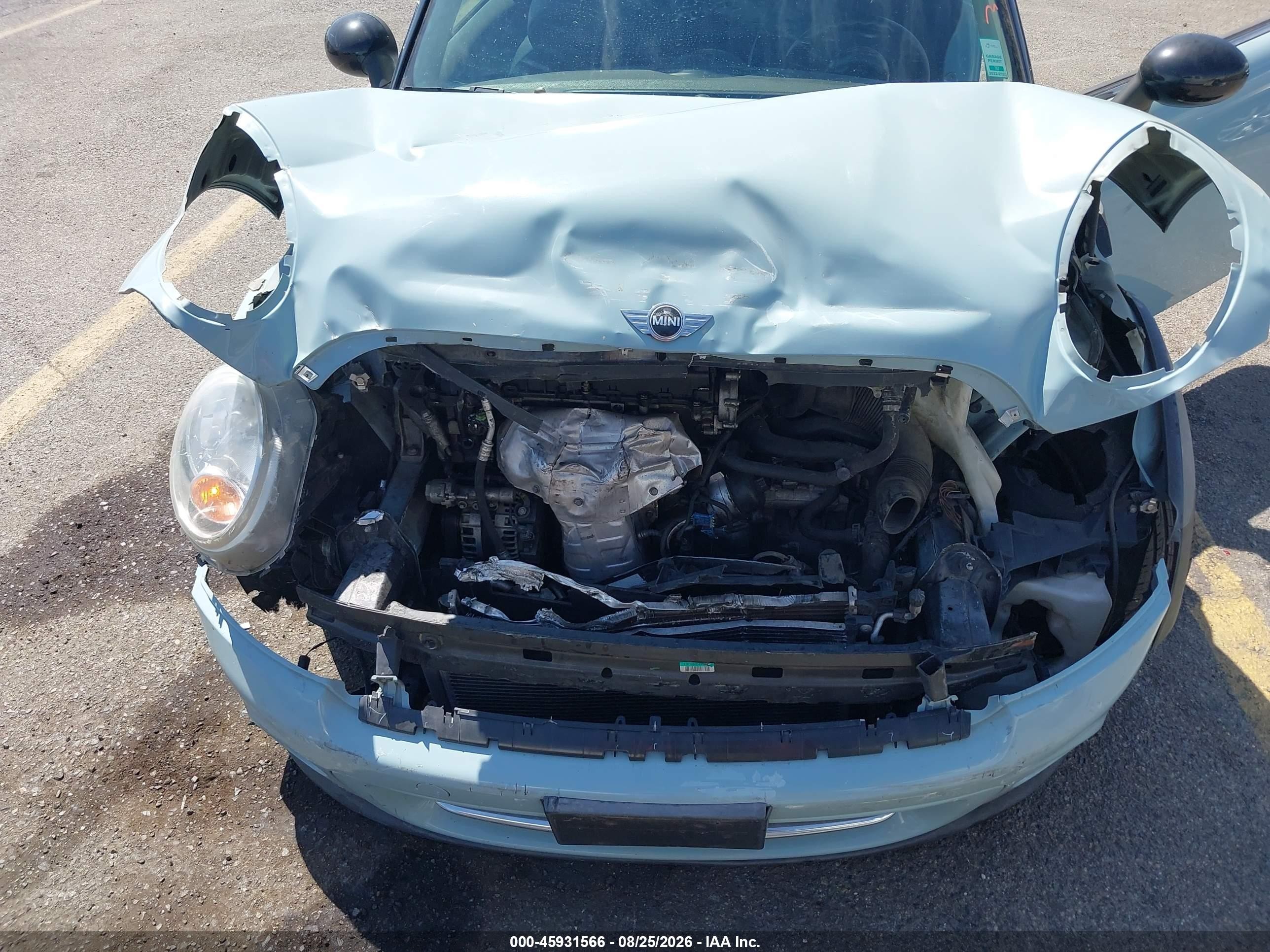 2014 Mini Clubman Cooper Teal vin: WMWZF3C54ET493456