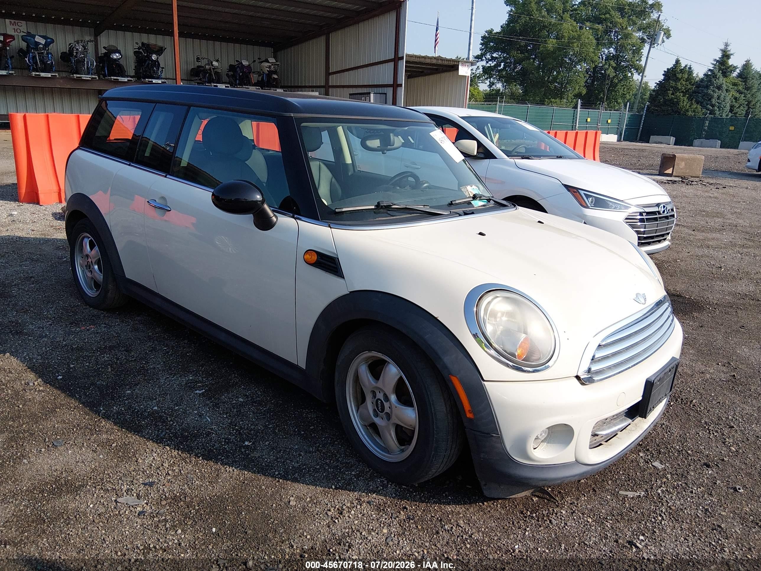 2011 Mini Cooper Clubman   White vin: WMWZF3C56BTY00167