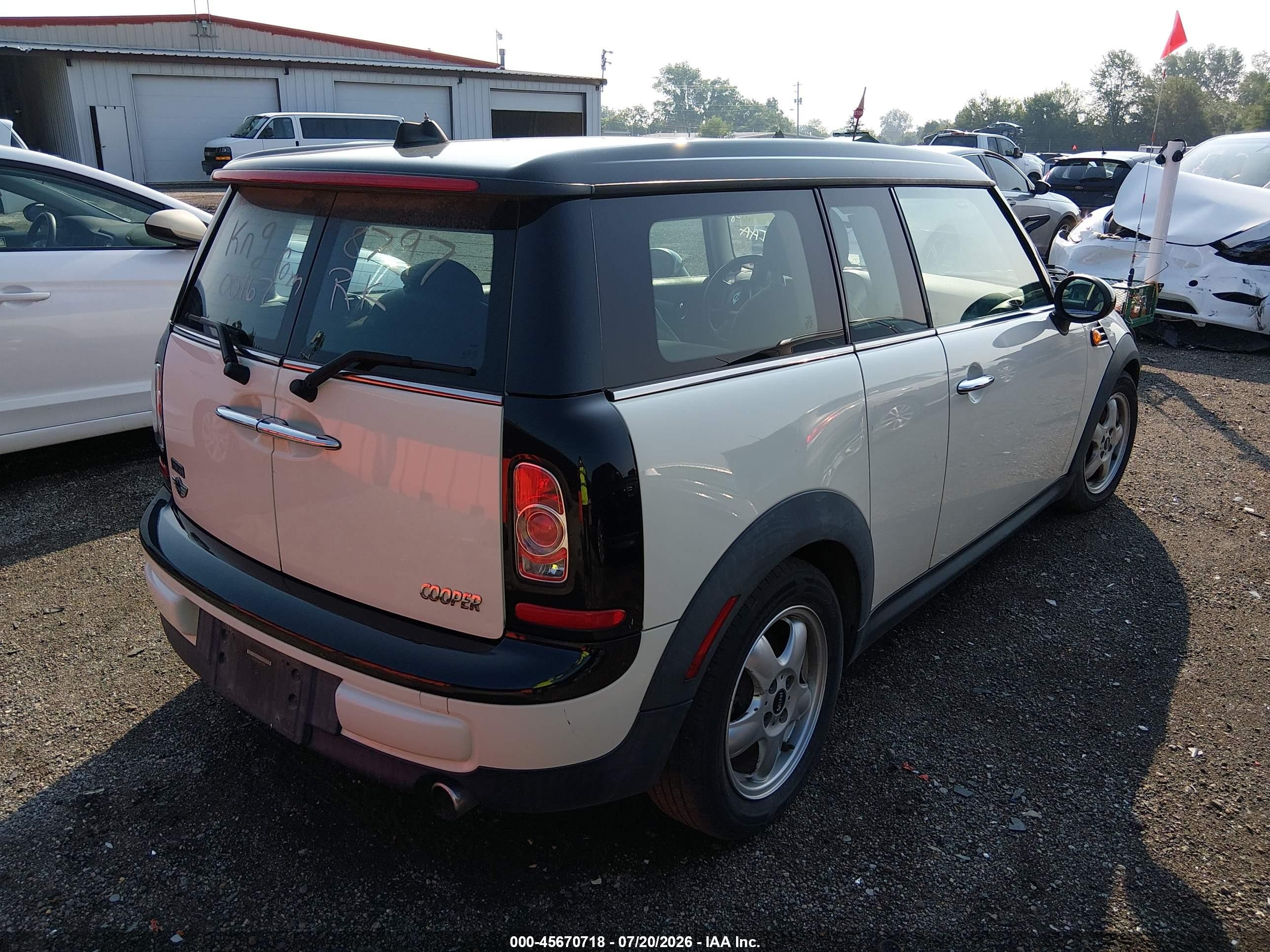 2011 Mini Cooper Clubman   White vin: WMWZF3C56BTY00167