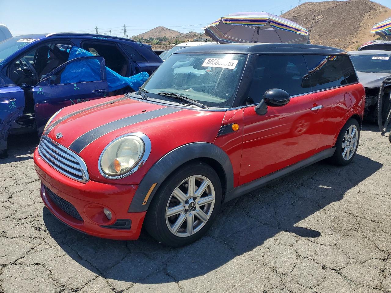 2011 Mini Cooper Clubman Red vin: WMWZF3C57BT187783