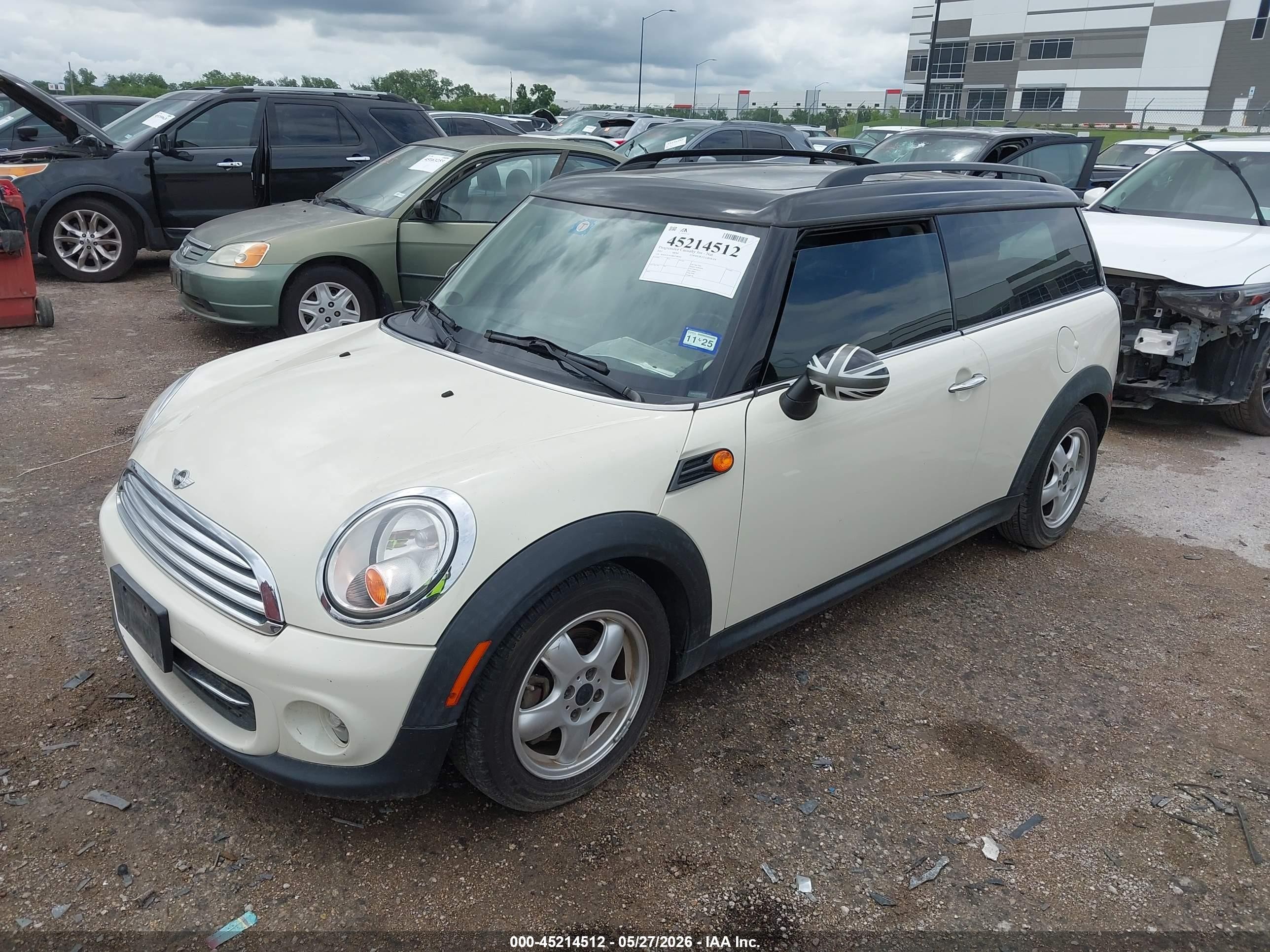 2011 Mini Cooper Clubman   White vin: WMWZF3C58BT188456