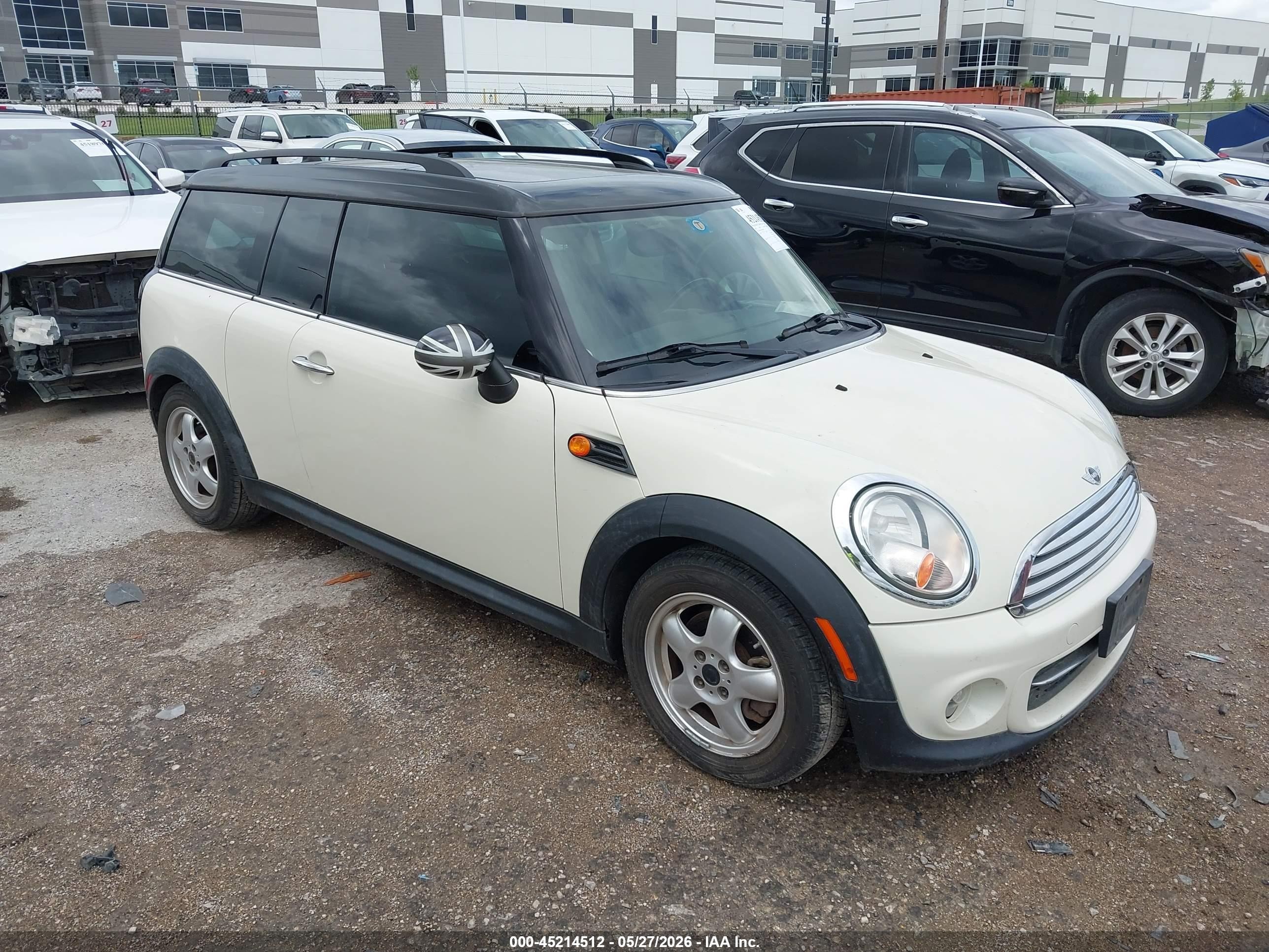 2011 Mini Cooper Clubman   White vin: WMWZF3C58BT188456