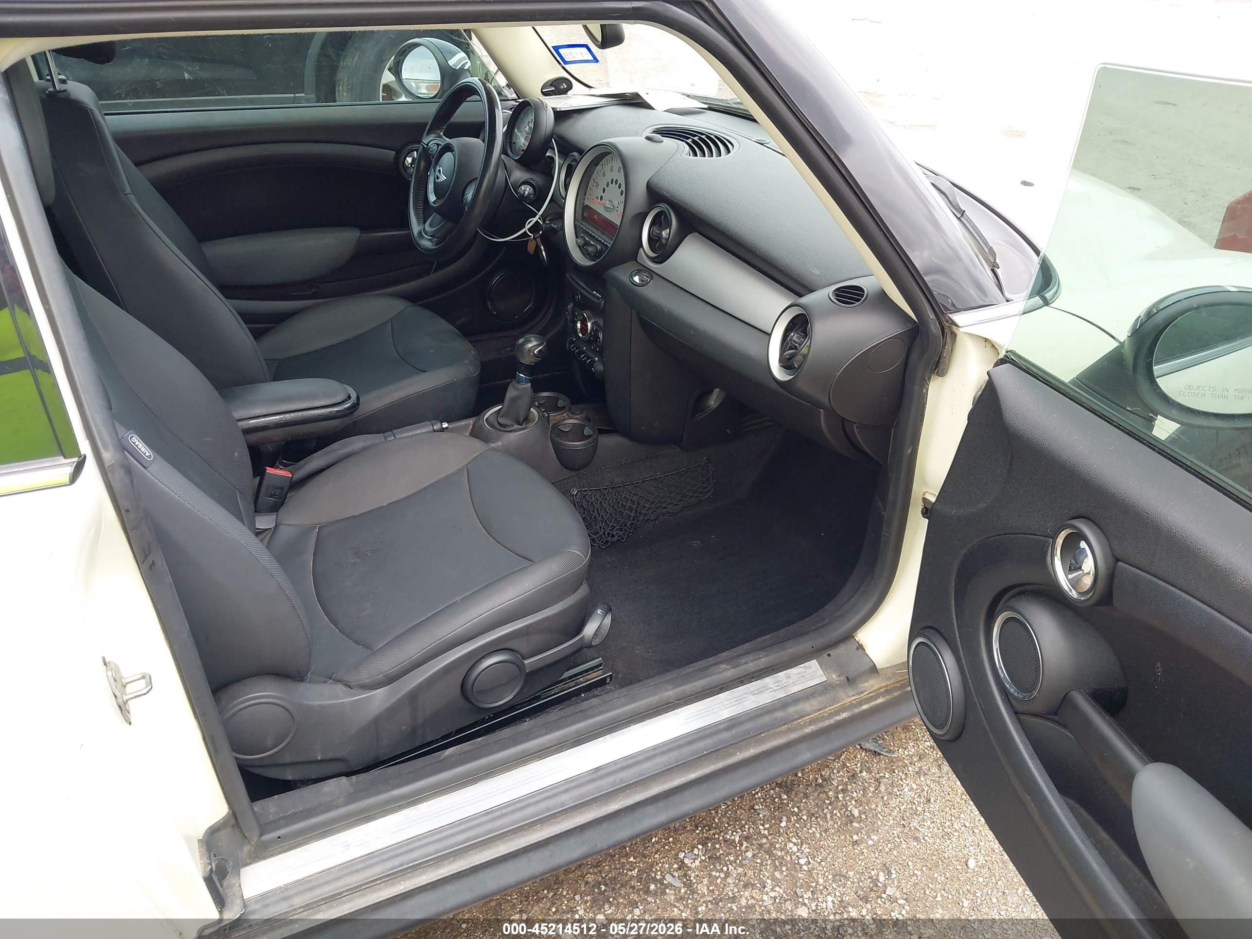2011 Mini Cooper Clubman   White vin: WMWZF3C58BT188456