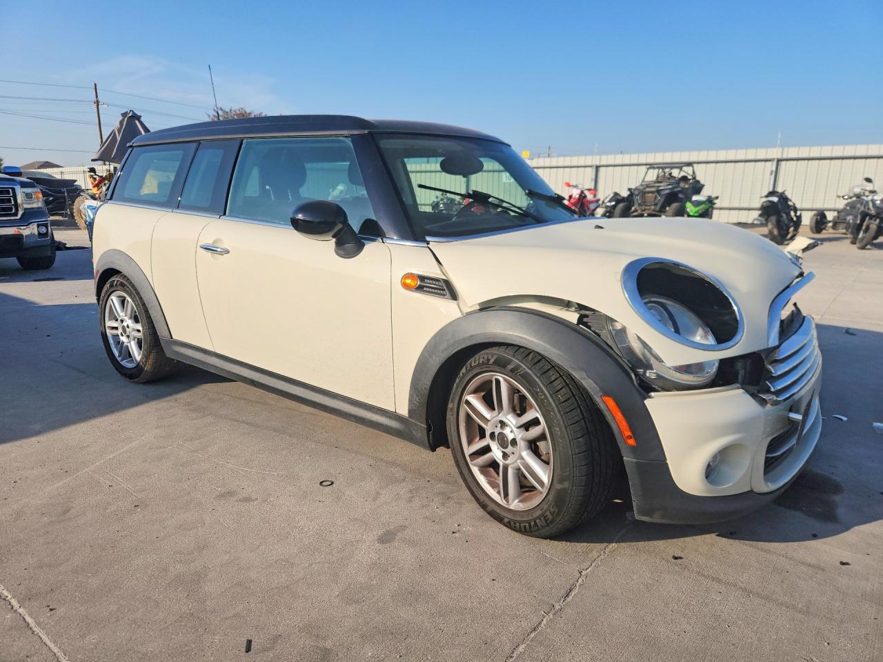 2014 Mini Cooper Clubman Beige vin: WMWZF3C58ET492312