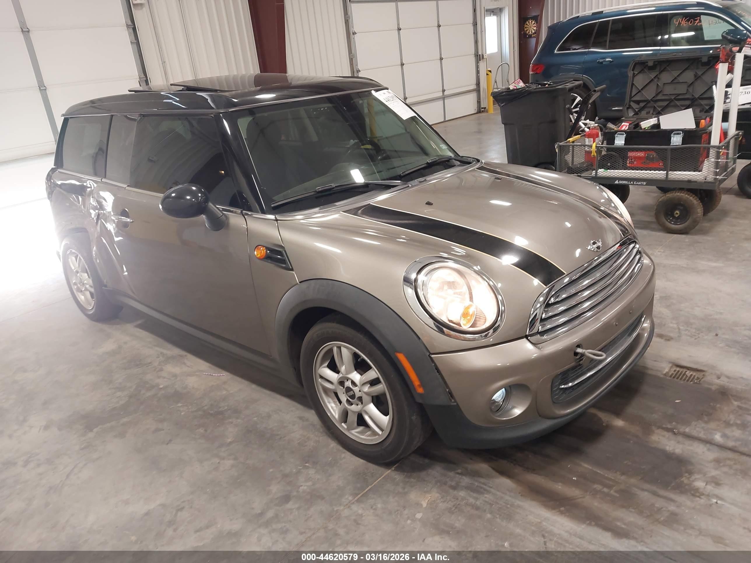 2014 Mini Clubman Cooper Gray vin: WMWZF3C59ET492531