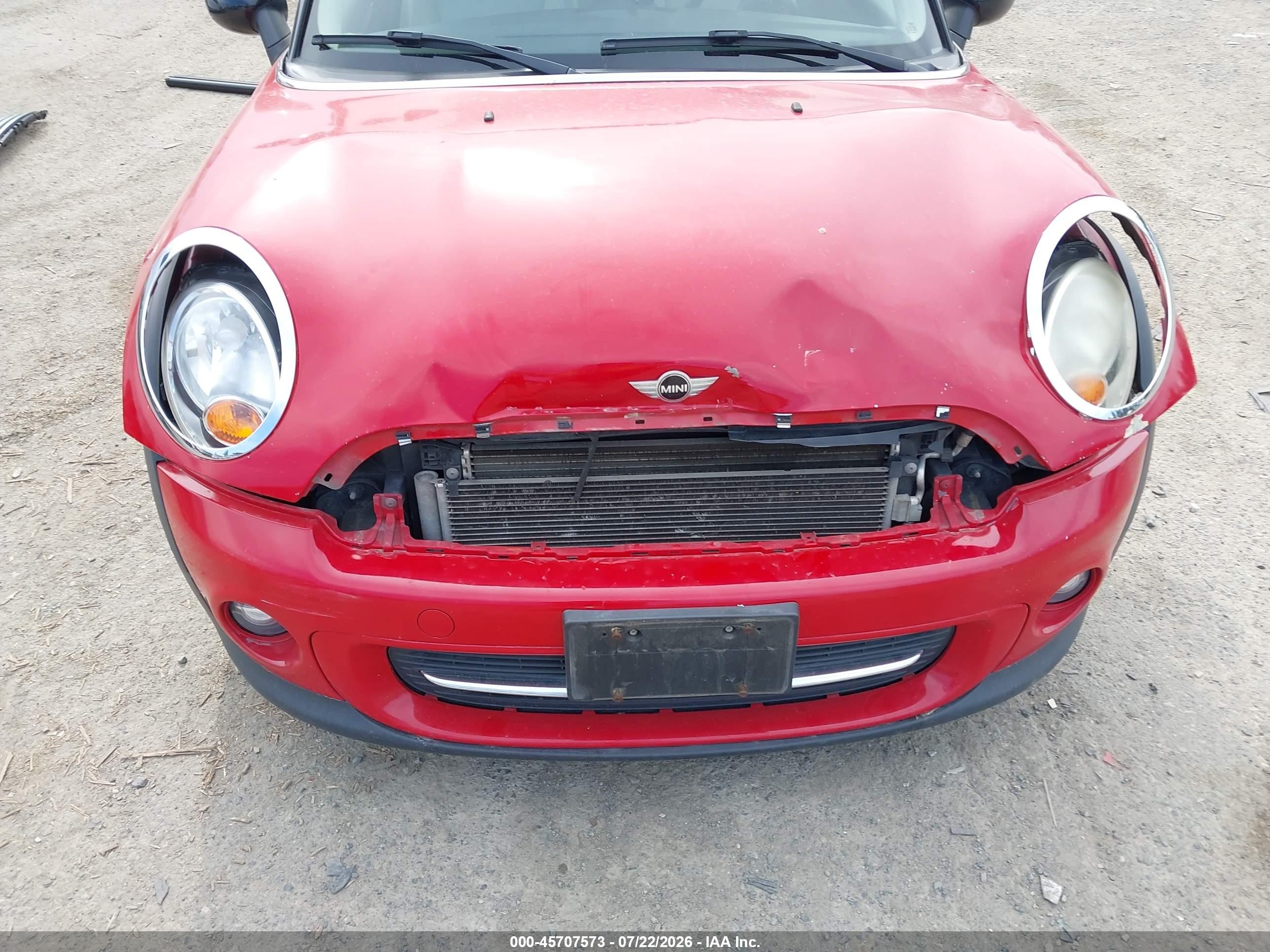 2013 Mini Clubman Cooper Red vin: WMWZF3C5XDT490494