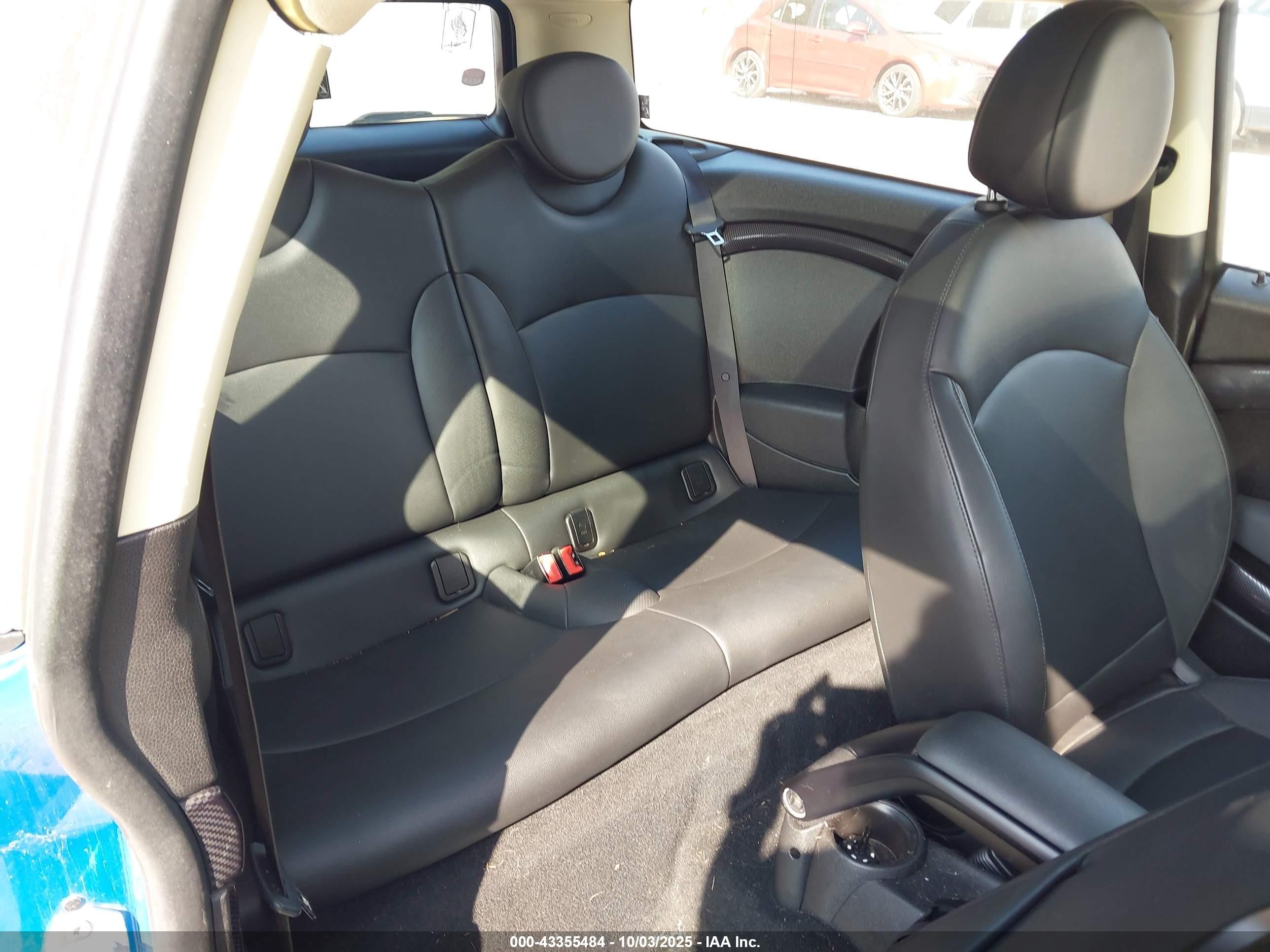 2011 Mini Cooper S Clubman   Blue vin: WMWZG3C50BTY36174