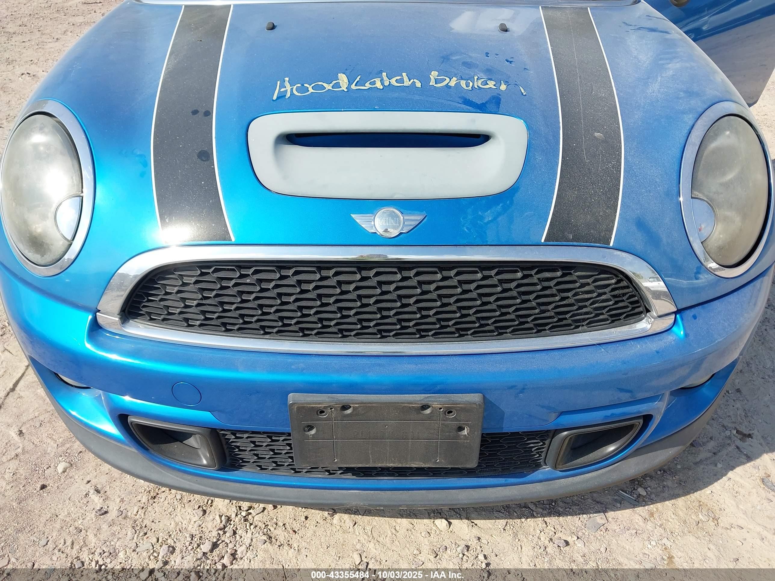 2011 Mini Cooper S Clubman   Blue vin: WMWZG3C50BTY36174