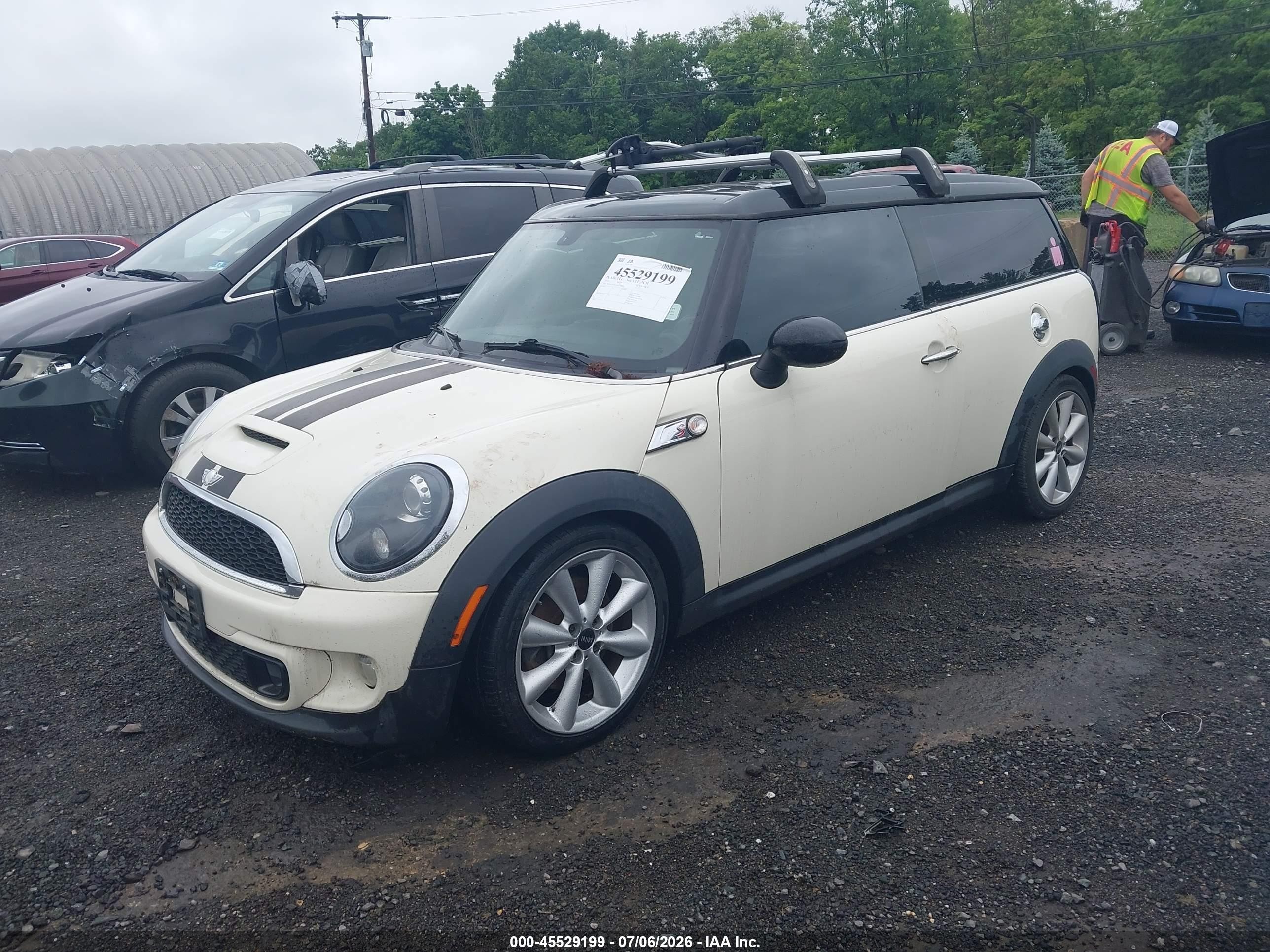 2013 Mini Clubman Cooper S White vin: WMWZG3C53DT576601