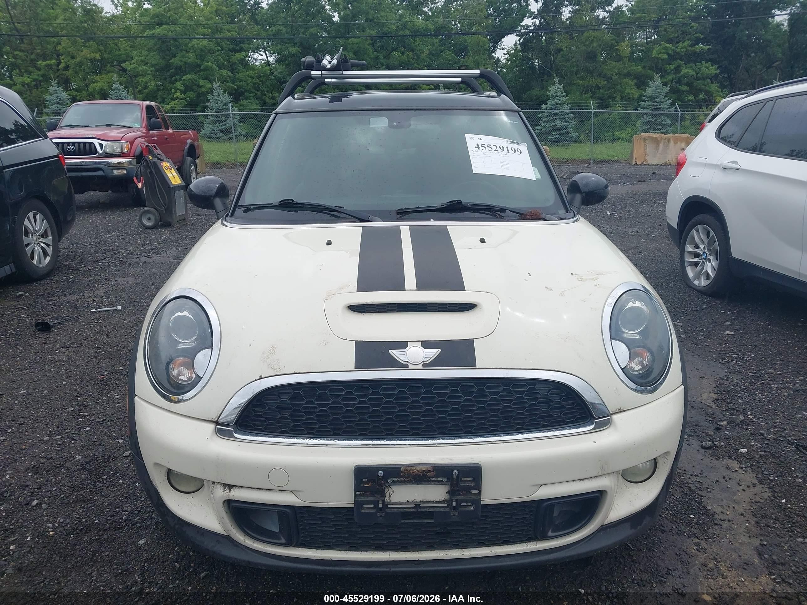 2013 Mini Clubman Cooper S White vin: WMWZG3C53DT576601