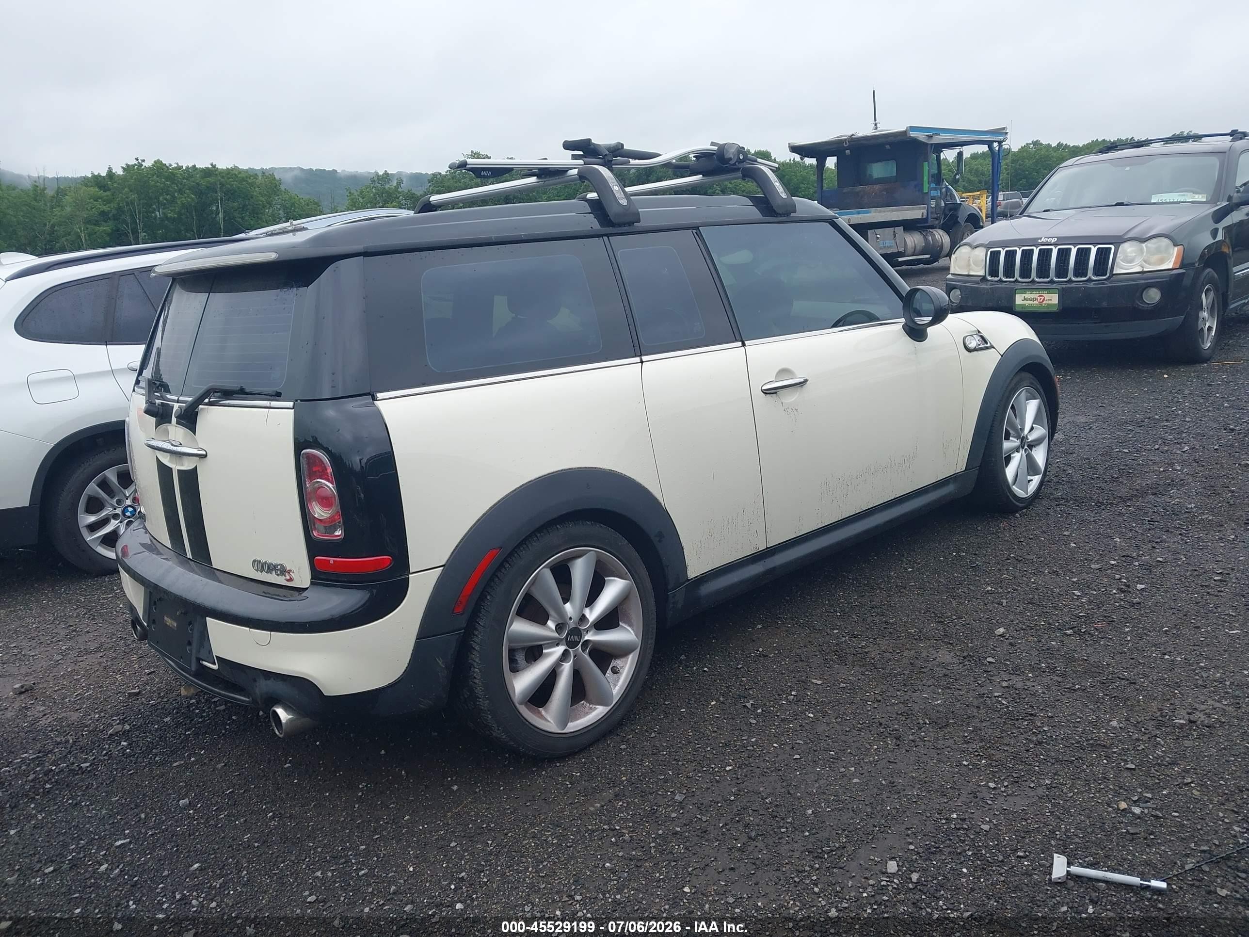 2013 Mini Clubman Cooper S White vin: WMWZG3C53DT576601