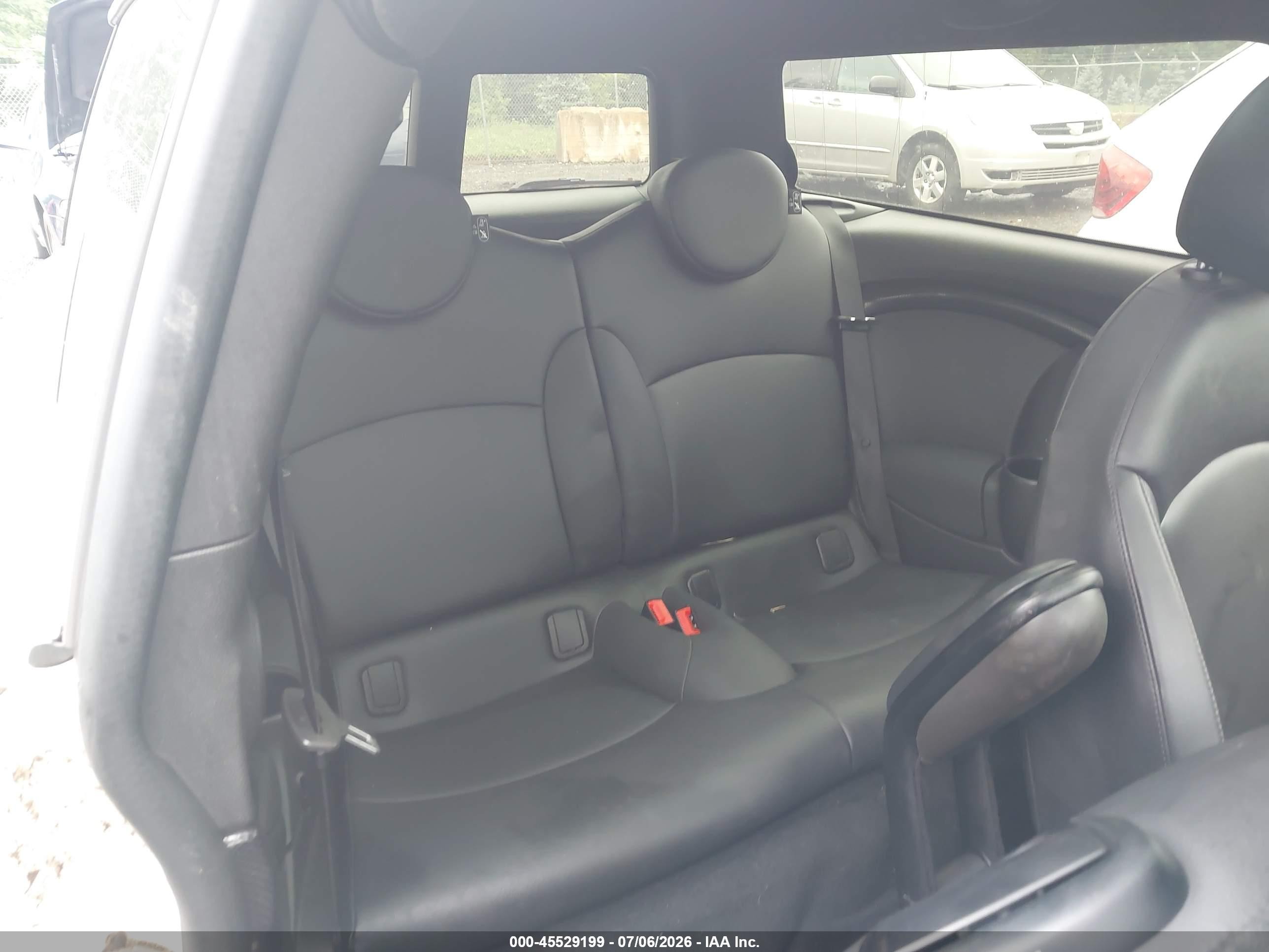 2013 Mini Clubman Cooper S White vin: WMWZG3C53DT576601