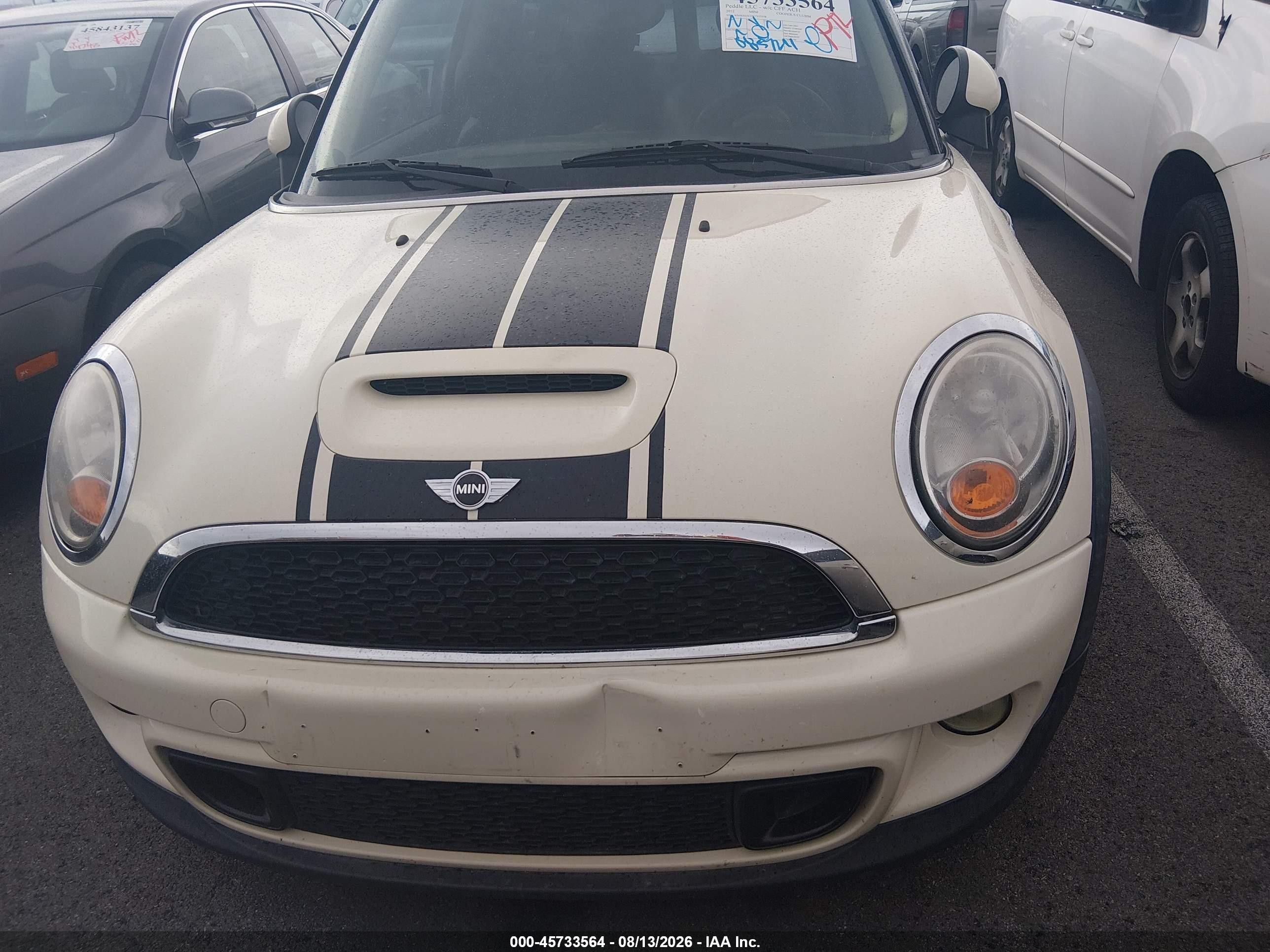 2012 Mini Cooper S Clubman   White vin: WMWZG3C55CTY37578