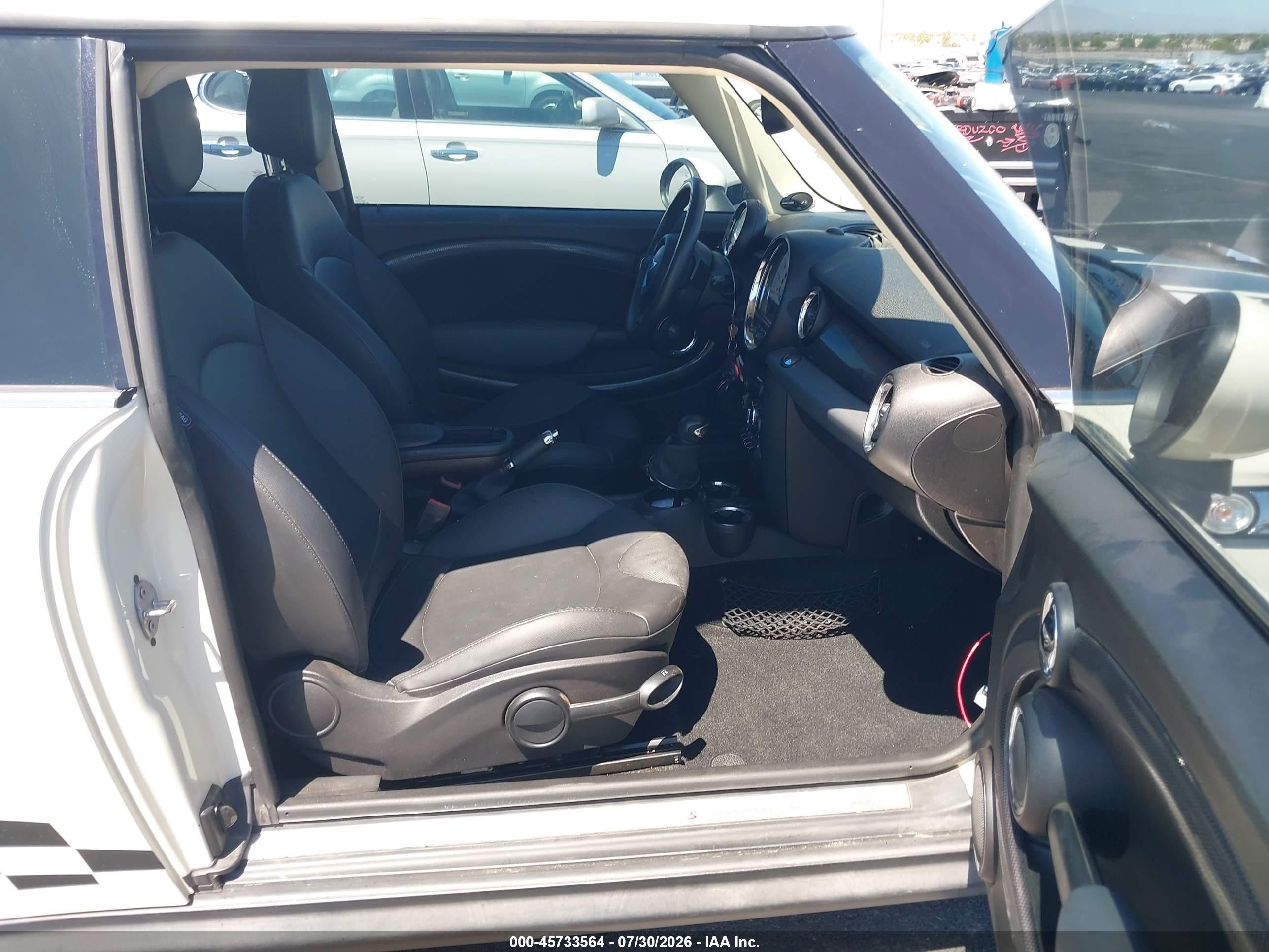 2012 Mini Cooper S Clubman   White vin: WMWZG3C55CTY37578