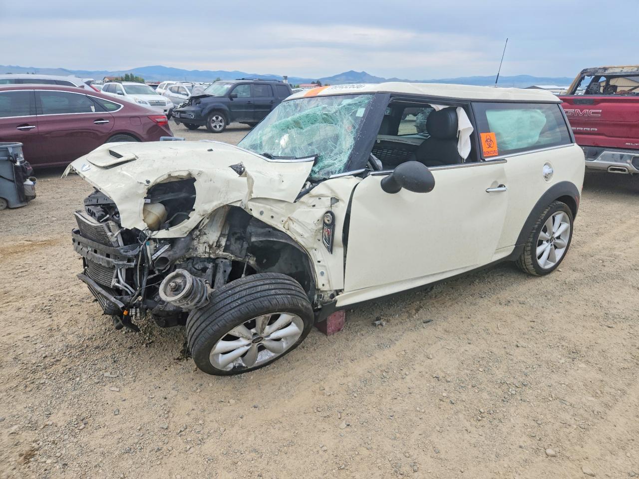 2012 Mini Cooper S Clubman White vin: WMWZG3C55CTY39136