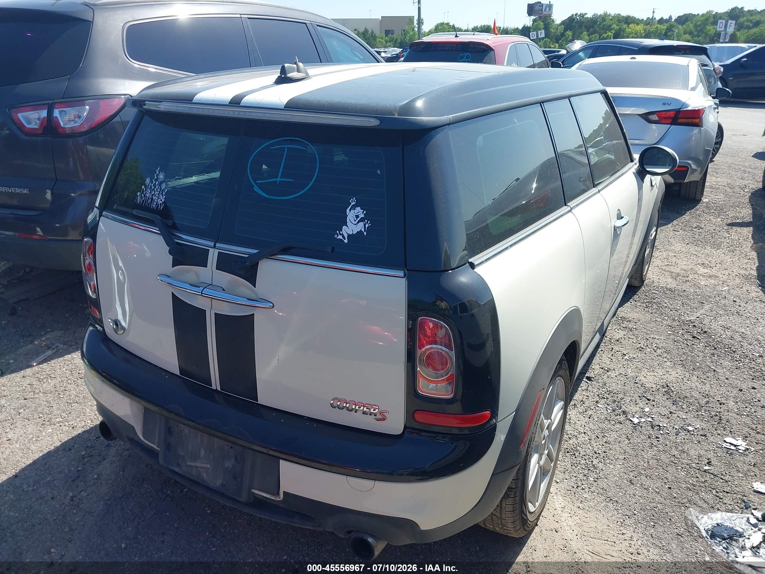 2013 Mini Clubman Cooper S Cream vin: WMWZG3C55DTY39770