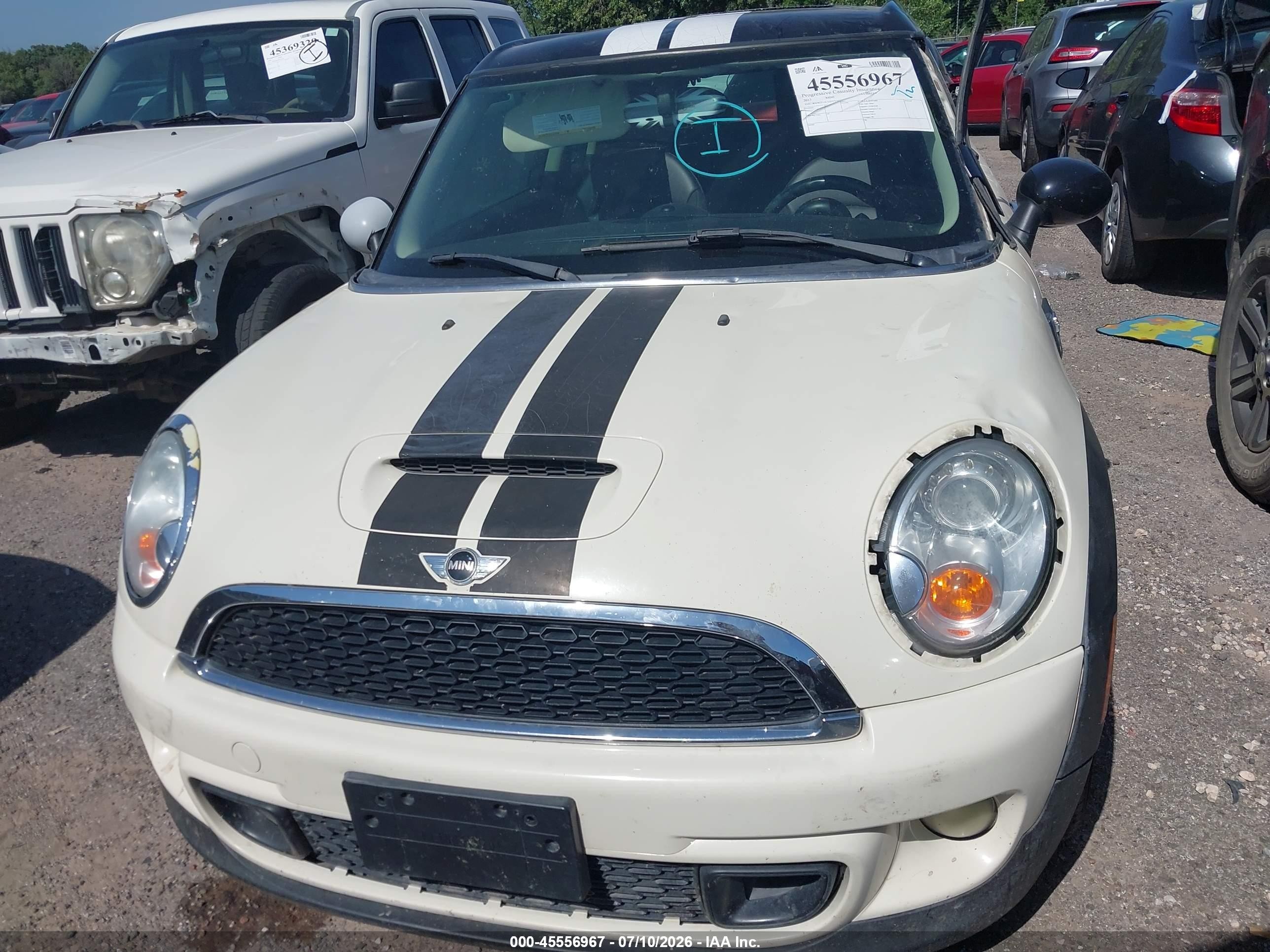 2013 Mini Clubman Cooper S Cream vin: WMWZG3C55DTY39770
