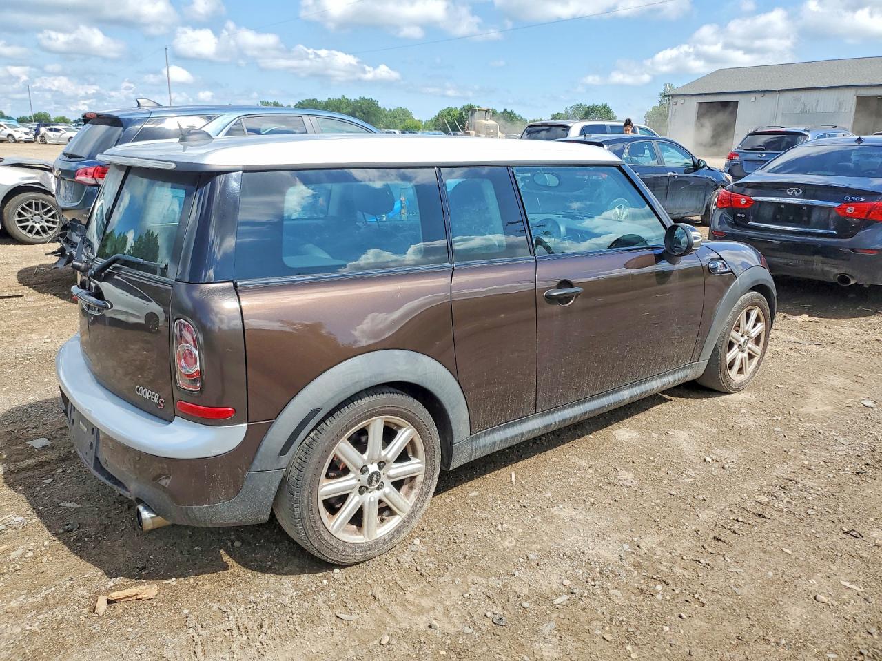 2011 Mini Cooper S Clubman Brown vin: WMWZG3C56BTY30962