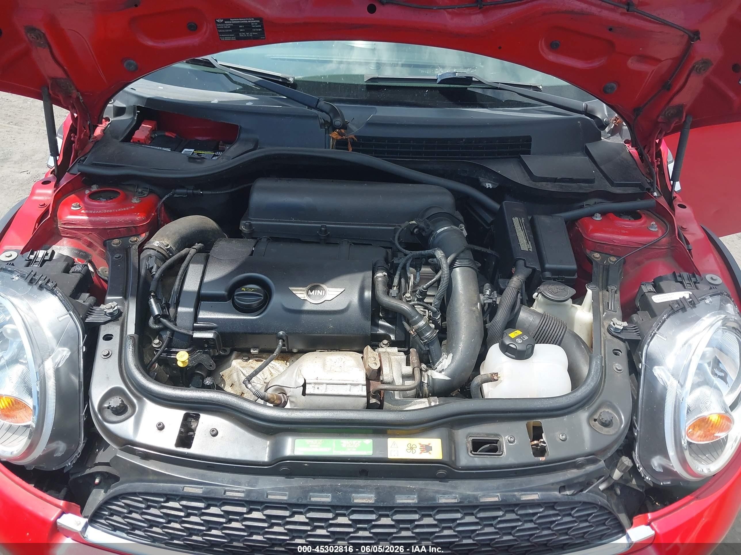 2011 Mini Cooper S Clubman   Red vin: WMWZG3C56BTY35837