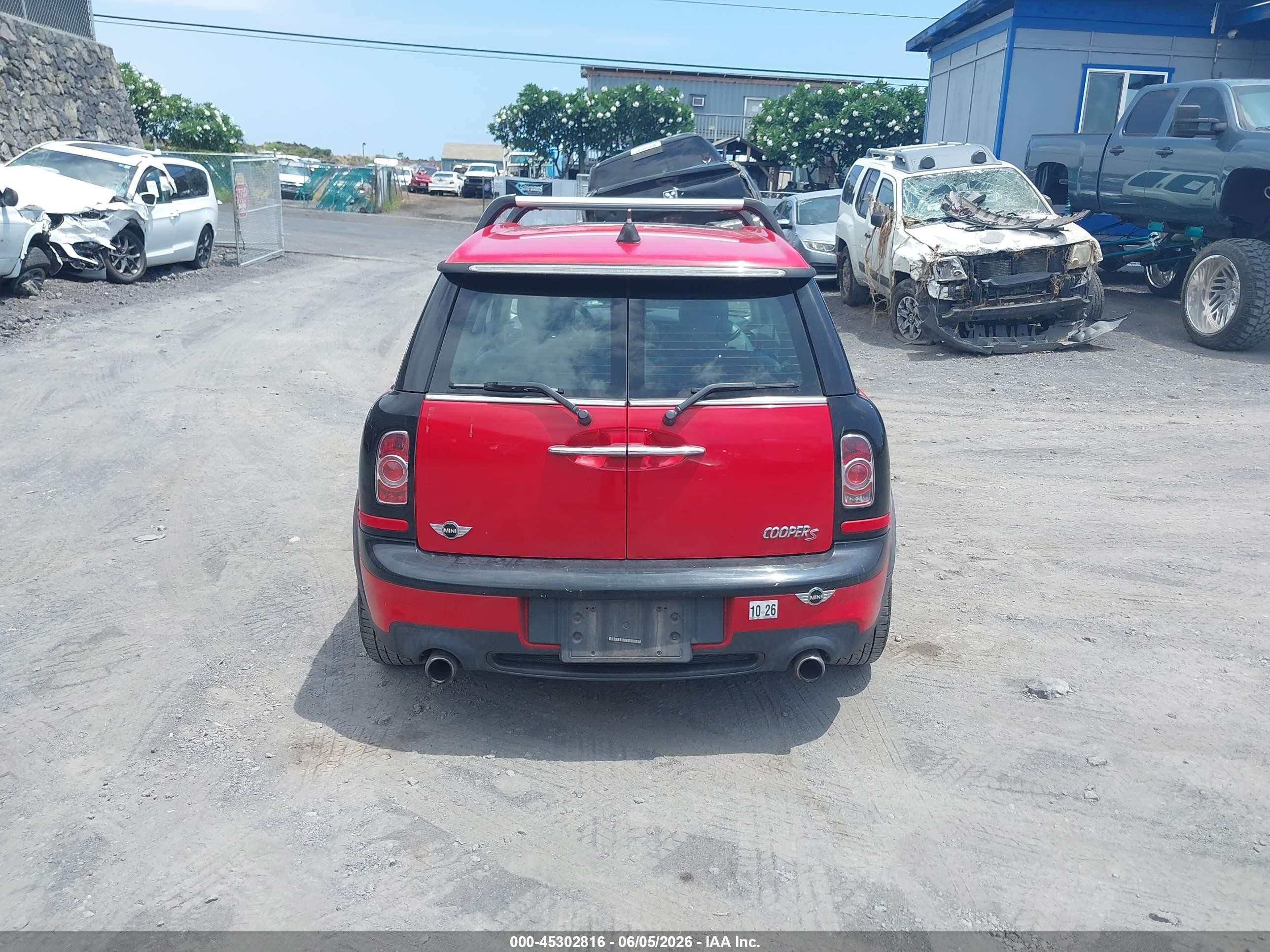 2011 Mini Cooper S Clubman   Red vin: WMWZG3C56BTY35837