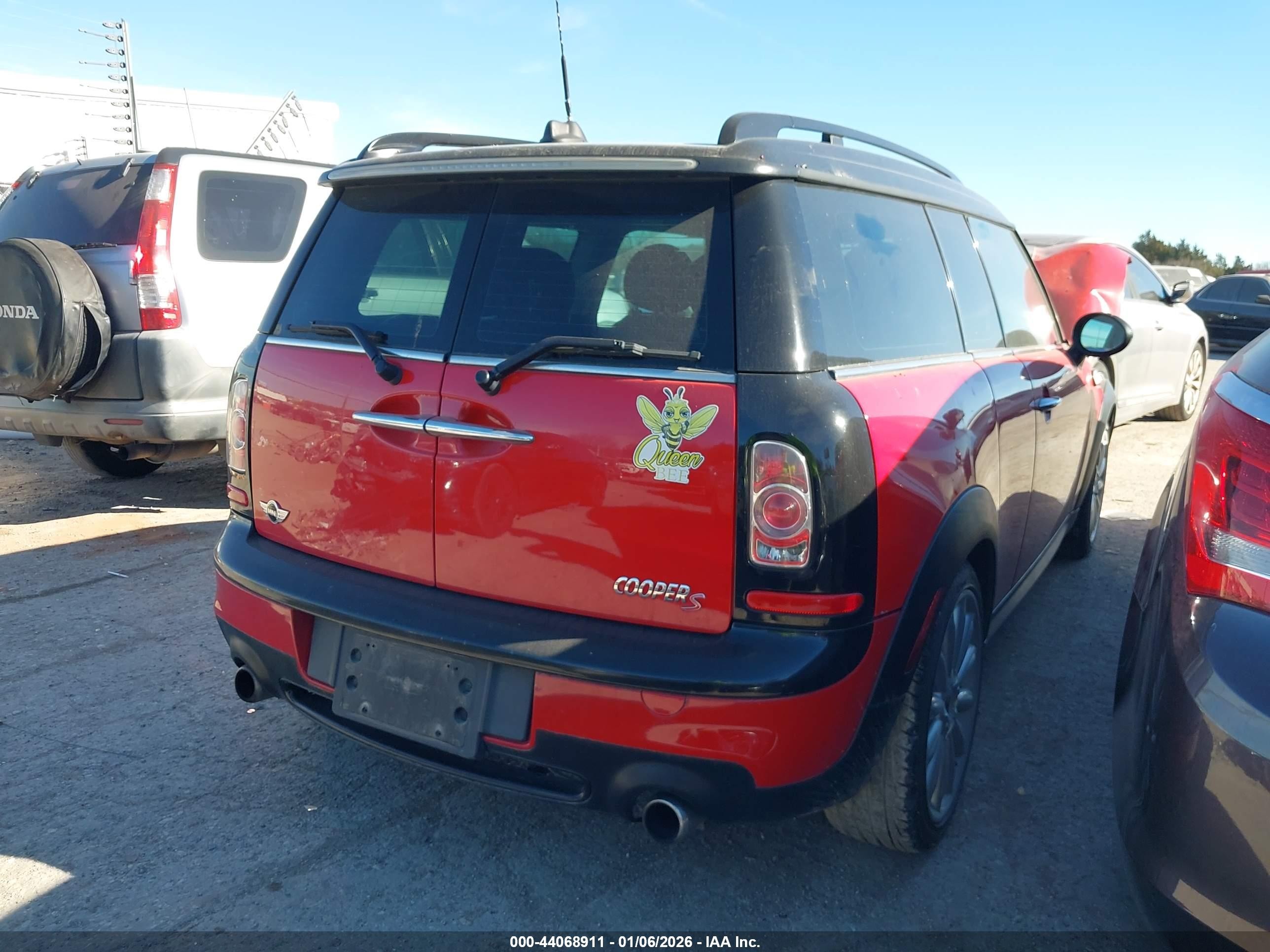 2011 Mini Cooper S Clubman   Red vin: WMWZG3C56BTY35885