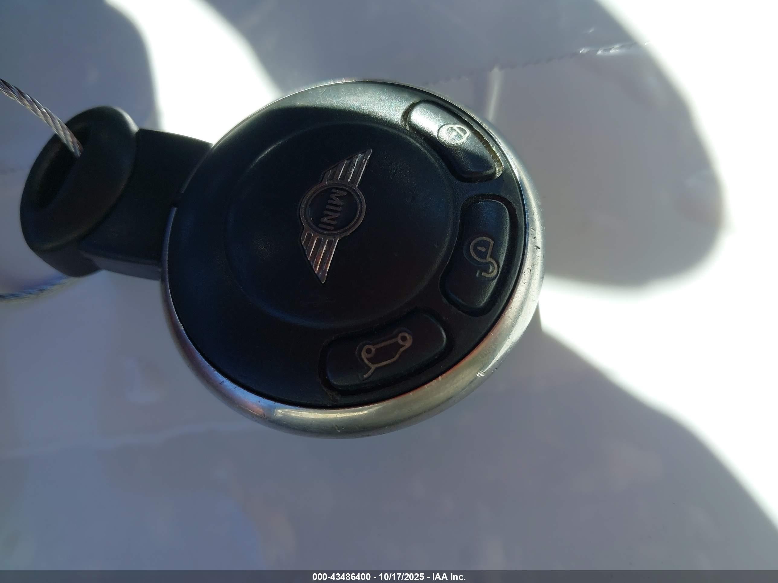 2011 Mini Cooper S Clubman   Blue vin: WMWZG3C57BTY37161