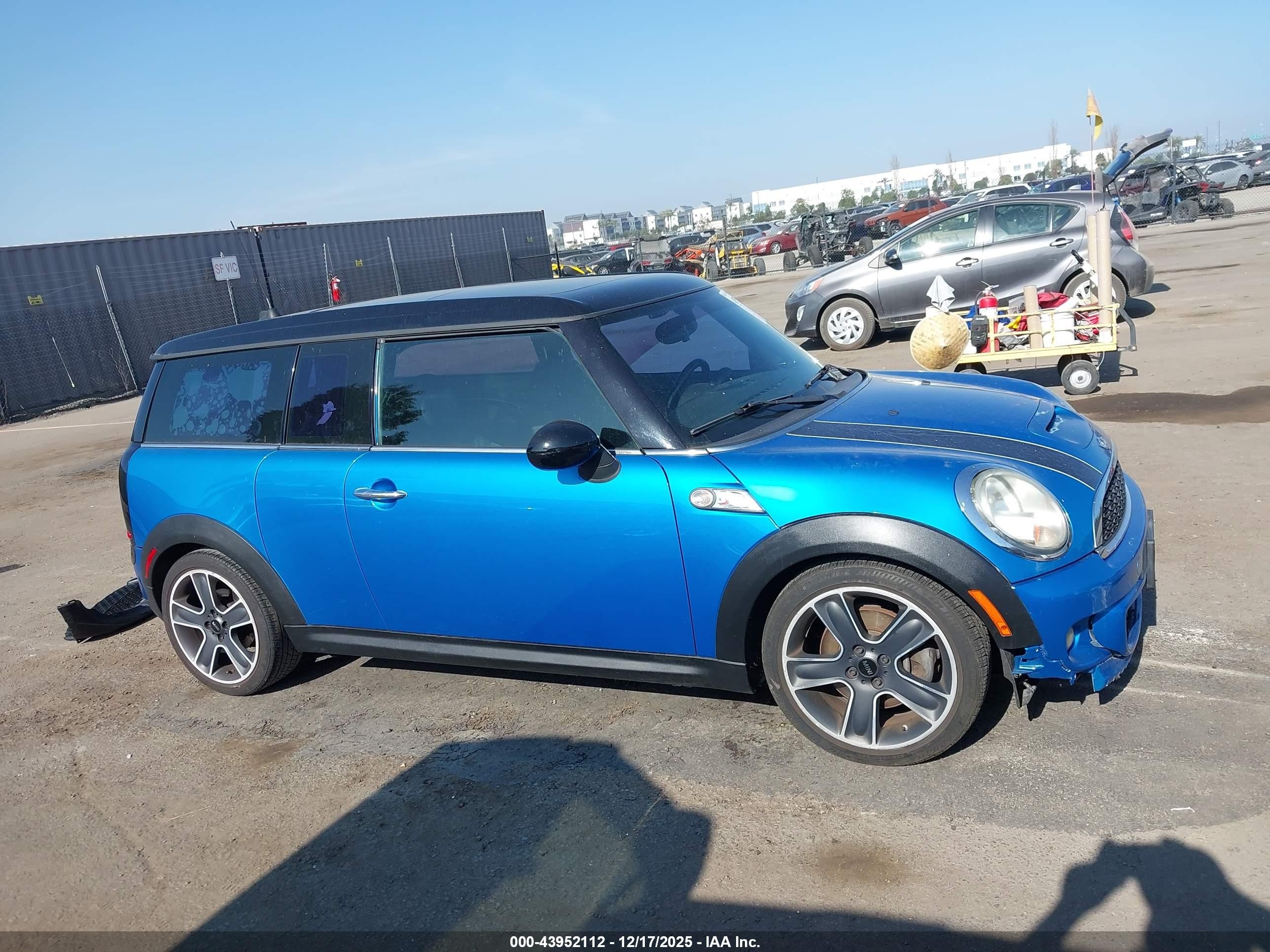 2011 Mini Cooper S Clubman   Blue vin: WMWZG3C58BTY30364