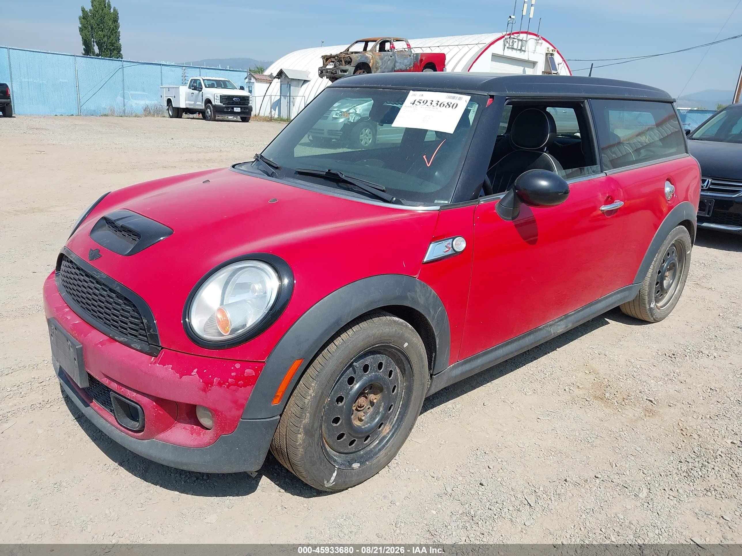 2011 Mini Cooper S Clubman   Red vin: WMWZG3C58BTY31322