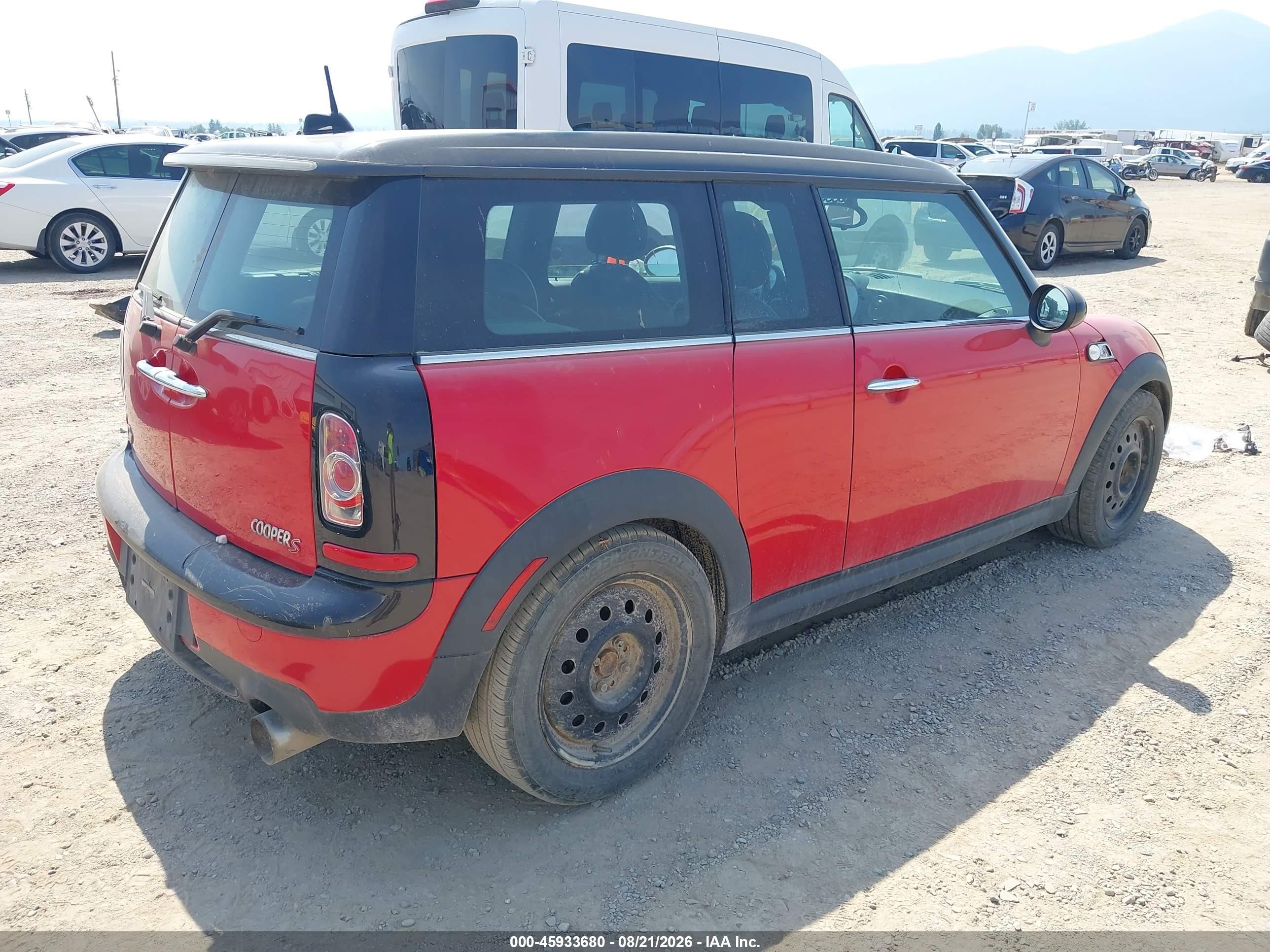 2011 Mini Cooper S Clubman   Red vin: WMWZG3C58BTY31322