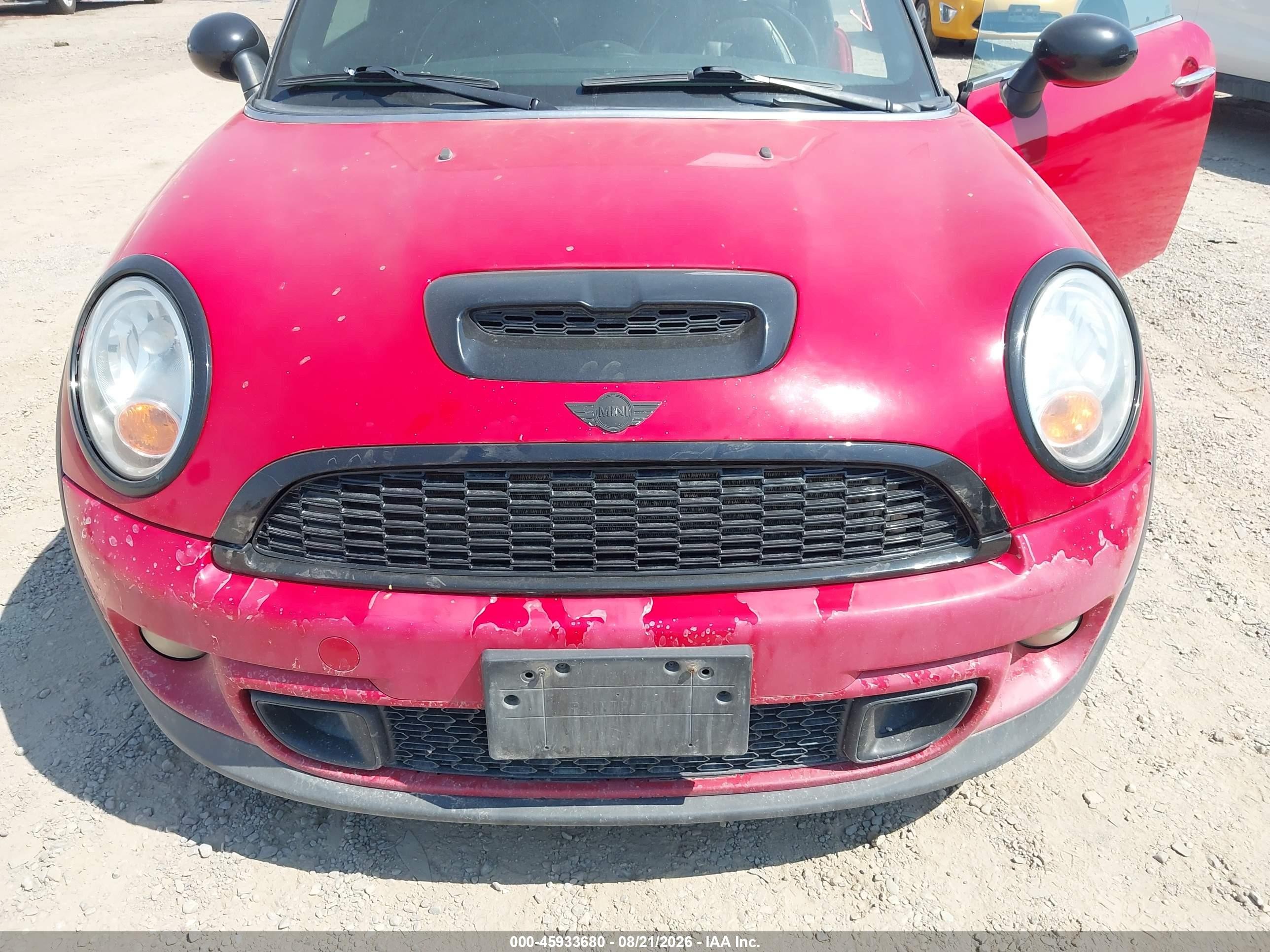 2011 Mini Cooper S Clubman   Red vin: WMWZG3C58BTY31322