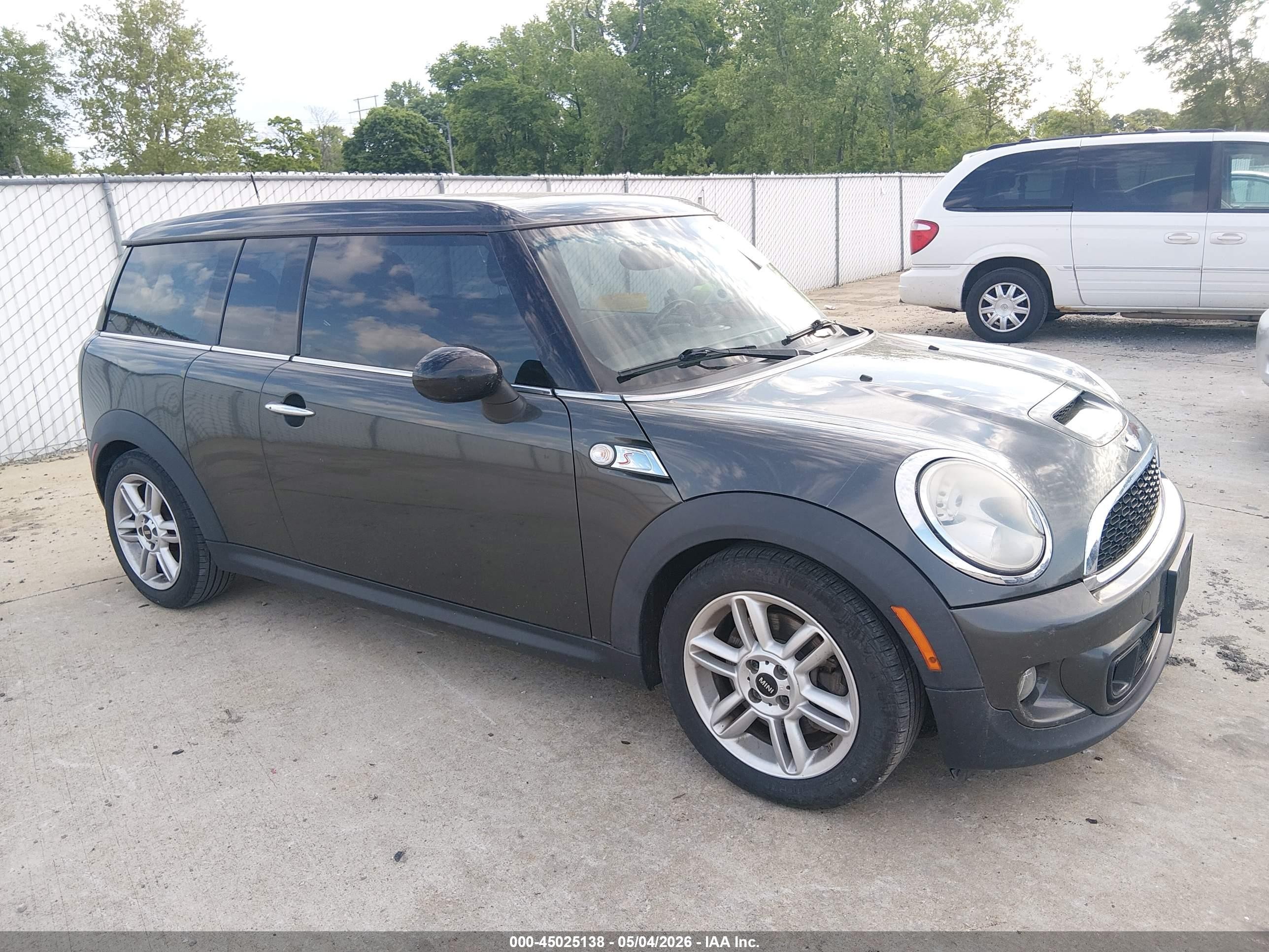 2011 Mini Cooper S Clubman Gray vin: WMWZG3C58BTY36102