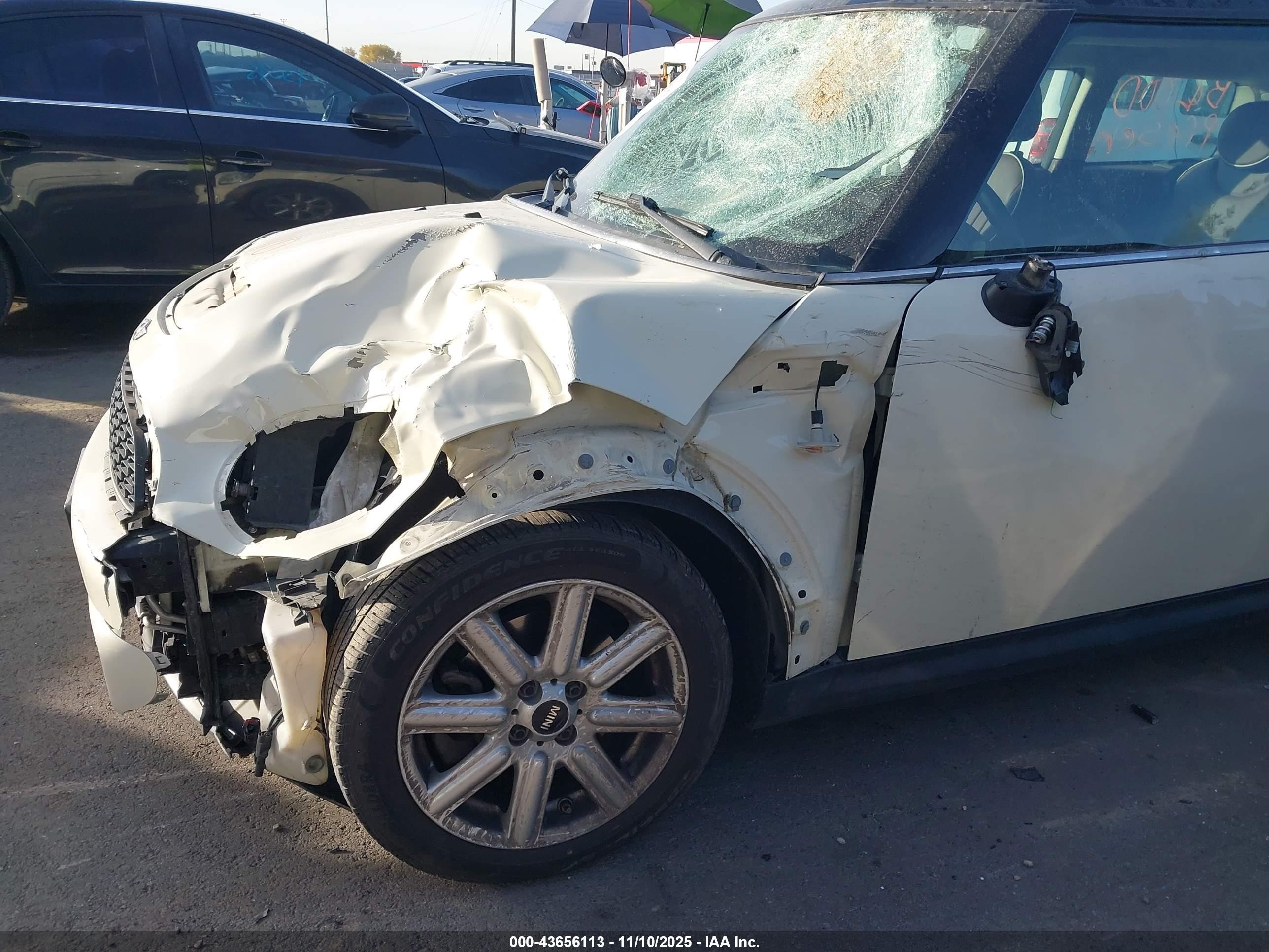 2011 Mini Cooper S Clubman   White vin: WMWZG3C58BTY36407
