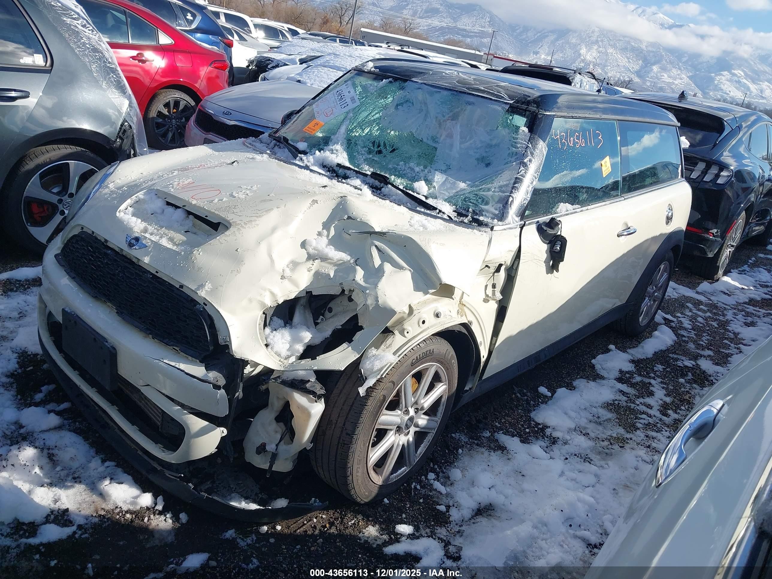 2011 Mini Cooper S Clubman   White vin: WMWZG3C58BTY36407