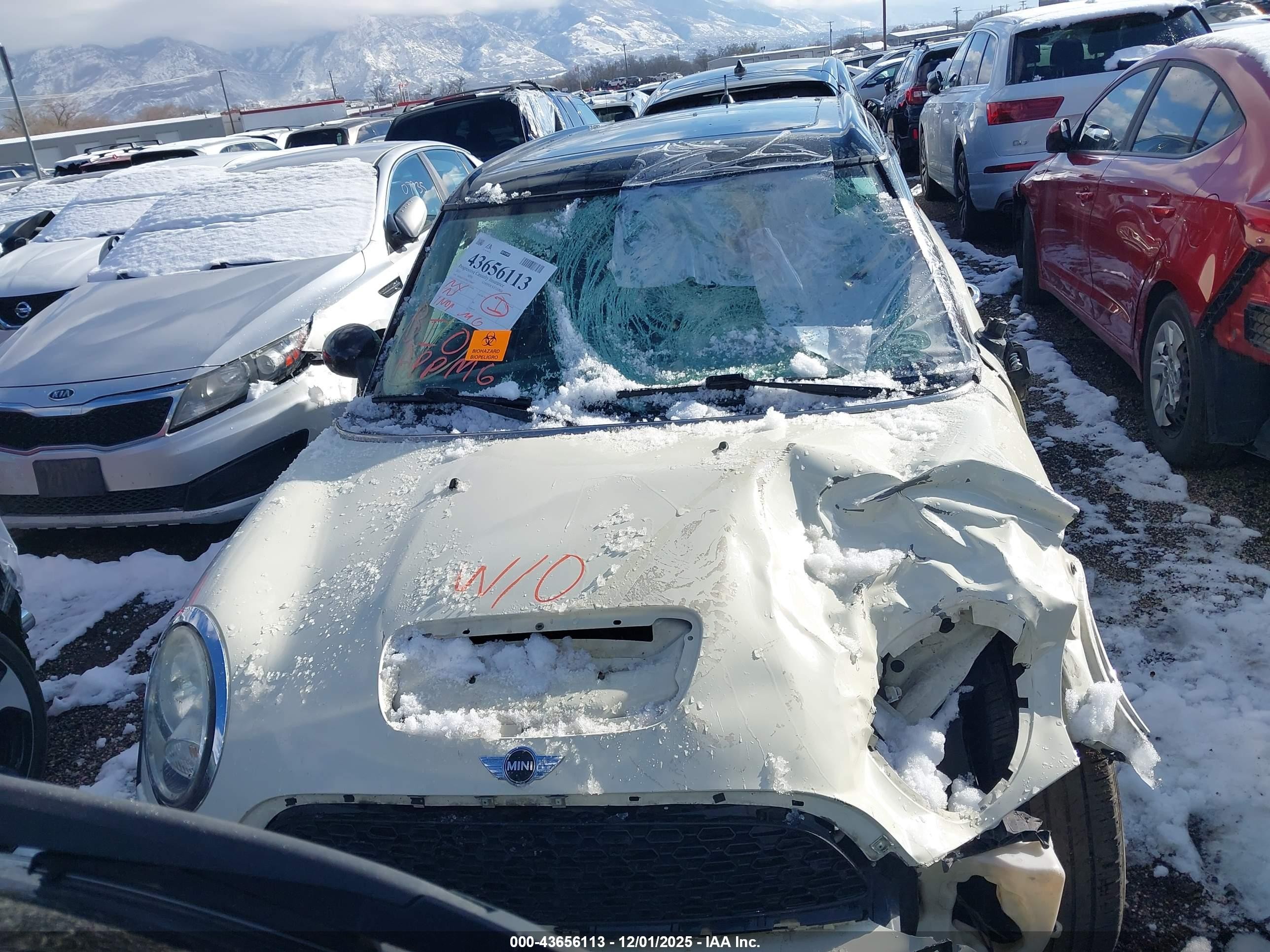 2011 Mini Cooper S Clubman   White vin: WMWZG3C58BTY36407