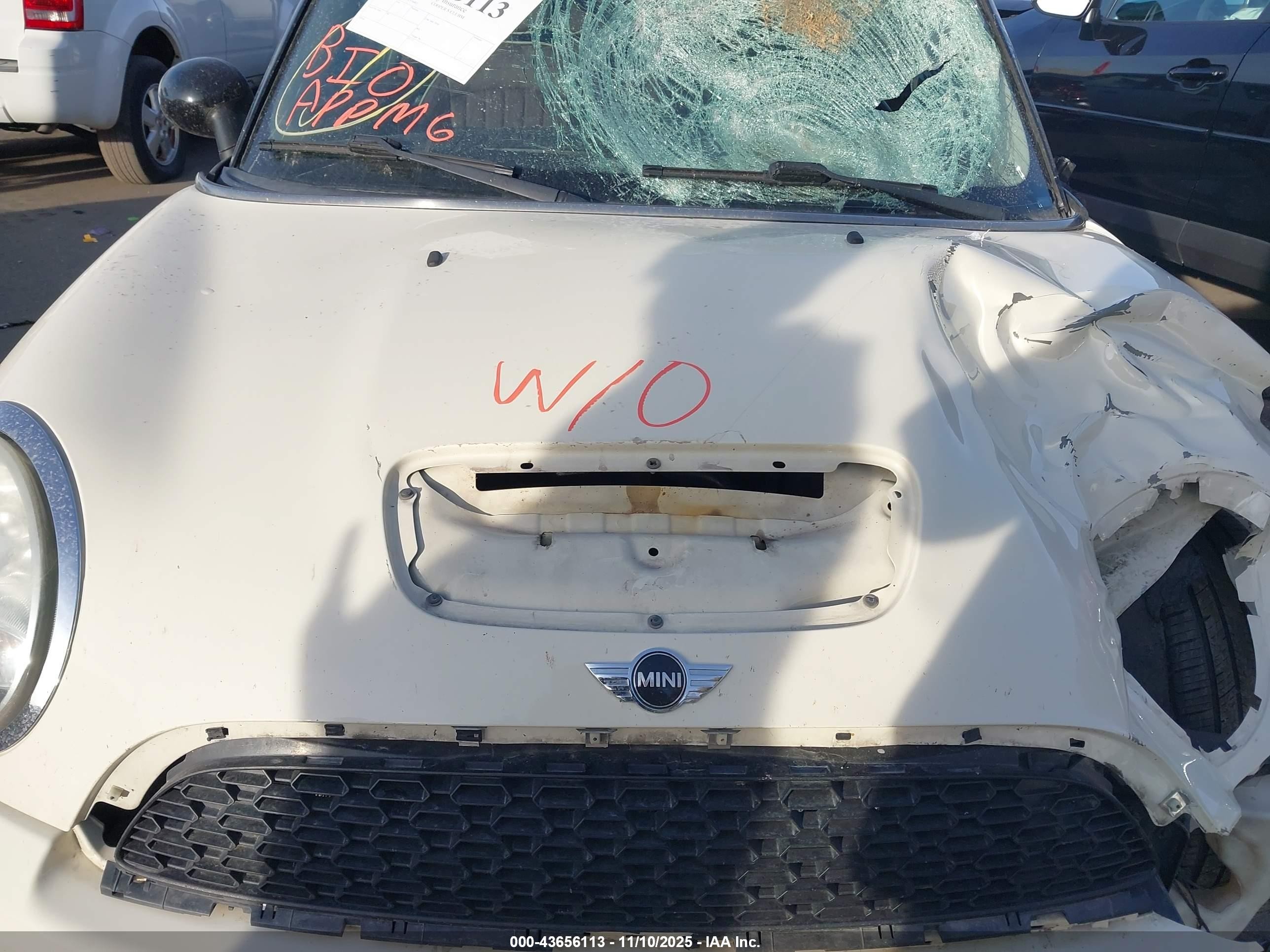 2011 Mini Cooper S Clubman   White vin: WMWZG3C58BTY36407