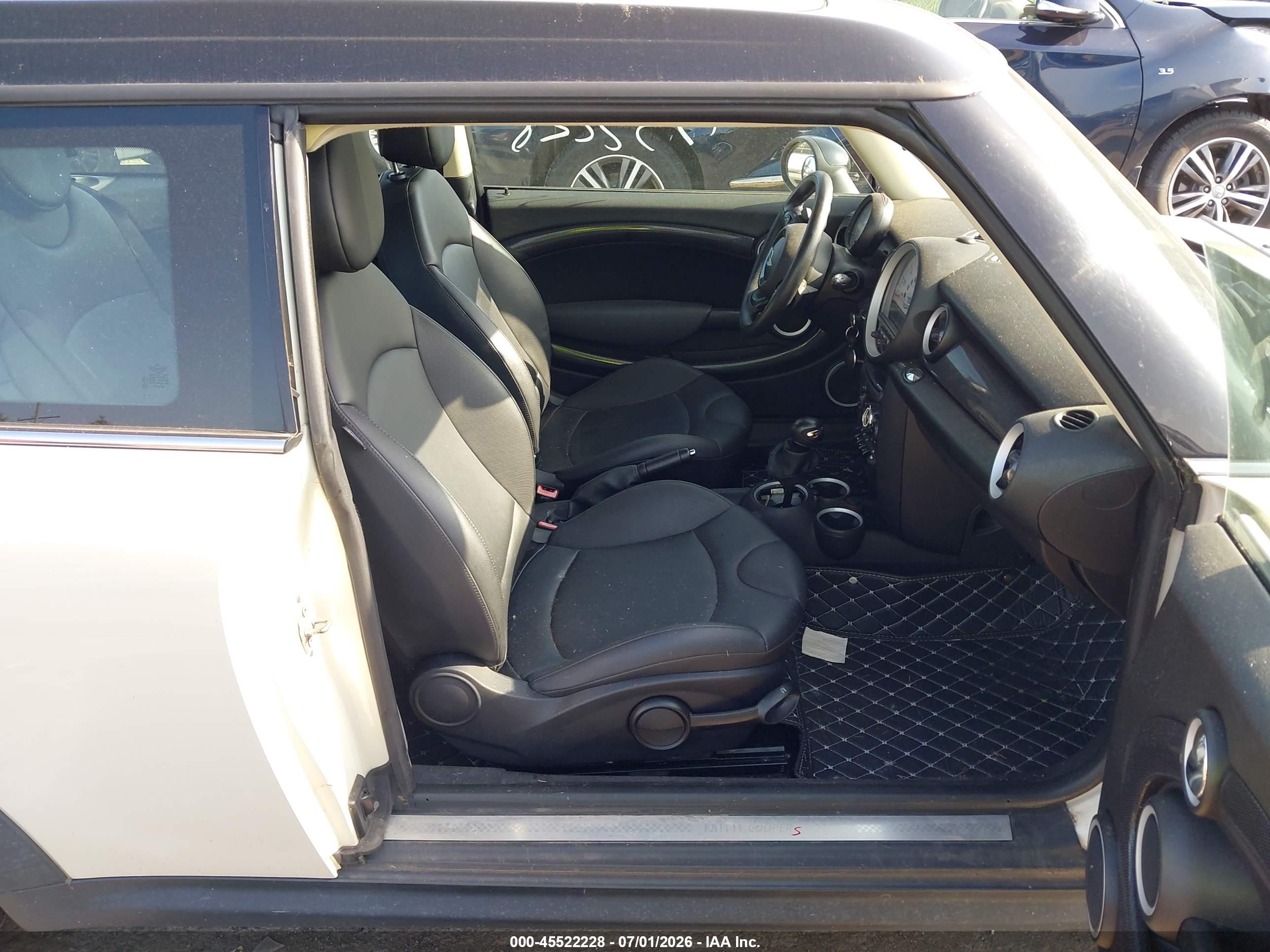 2012 Mini Cooper S Clubman   Кремовый vin: WMWZG3C59CTY38636