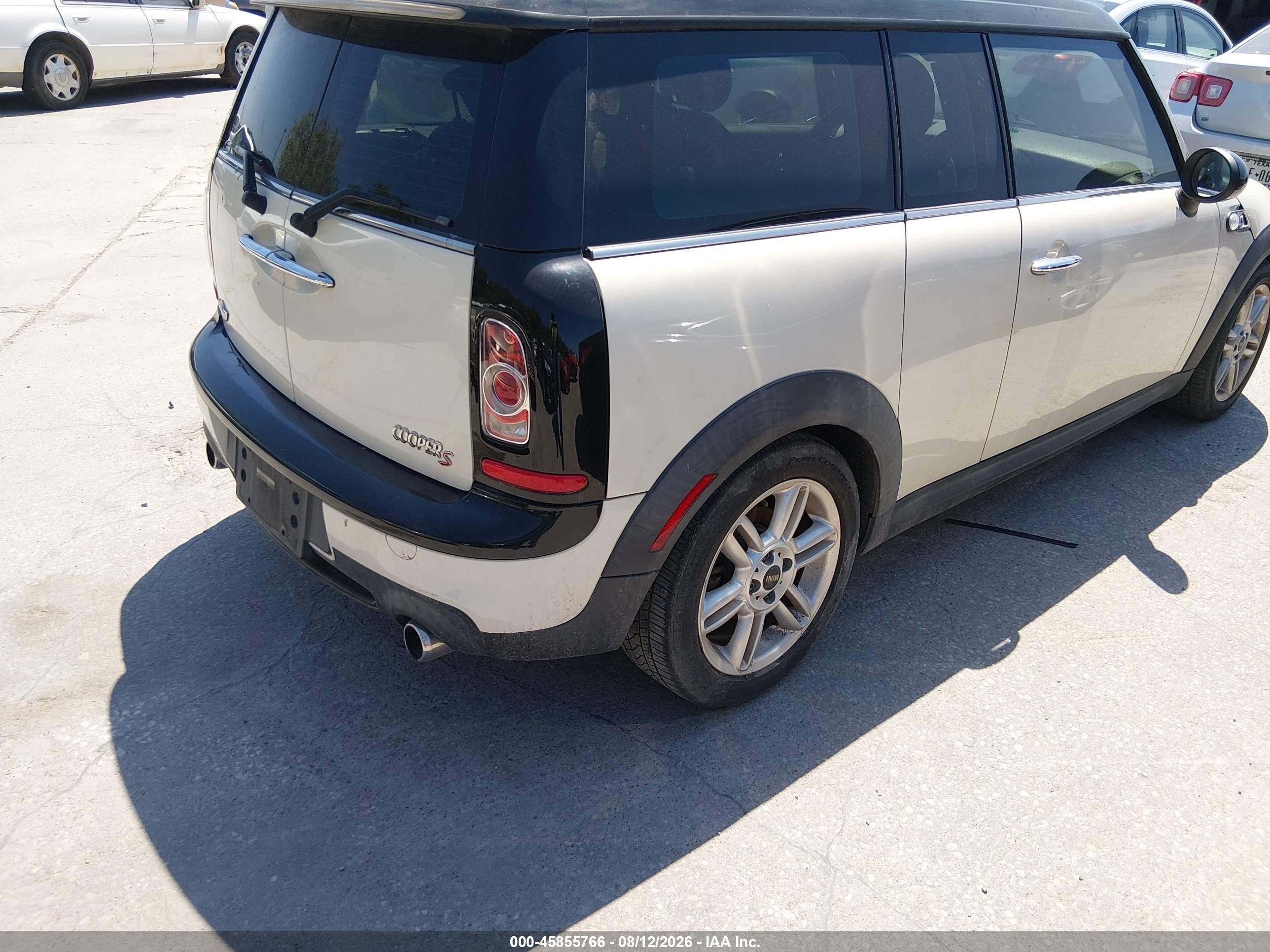 2011 Mini Cooper S Clubman   White vin: WMWZG3C5XBTY35341