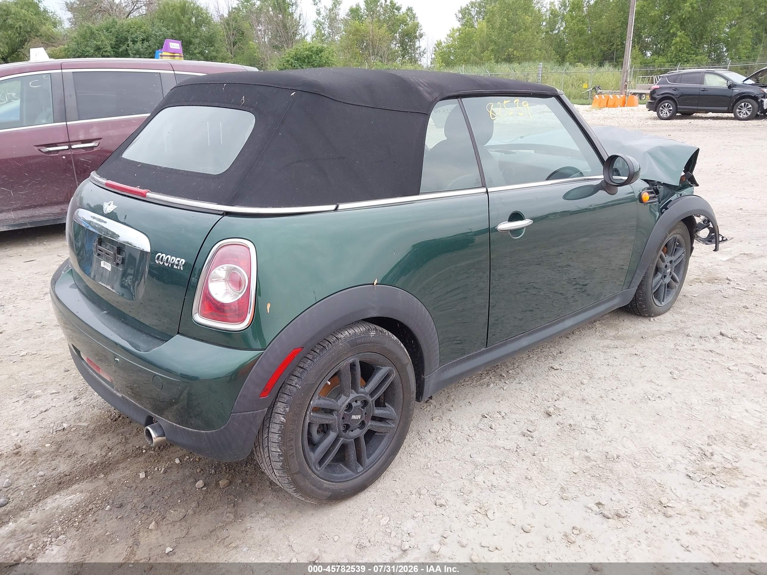 2013 Mini Convertible Cooper Зеленый vin: WMWZN3C50DT135367