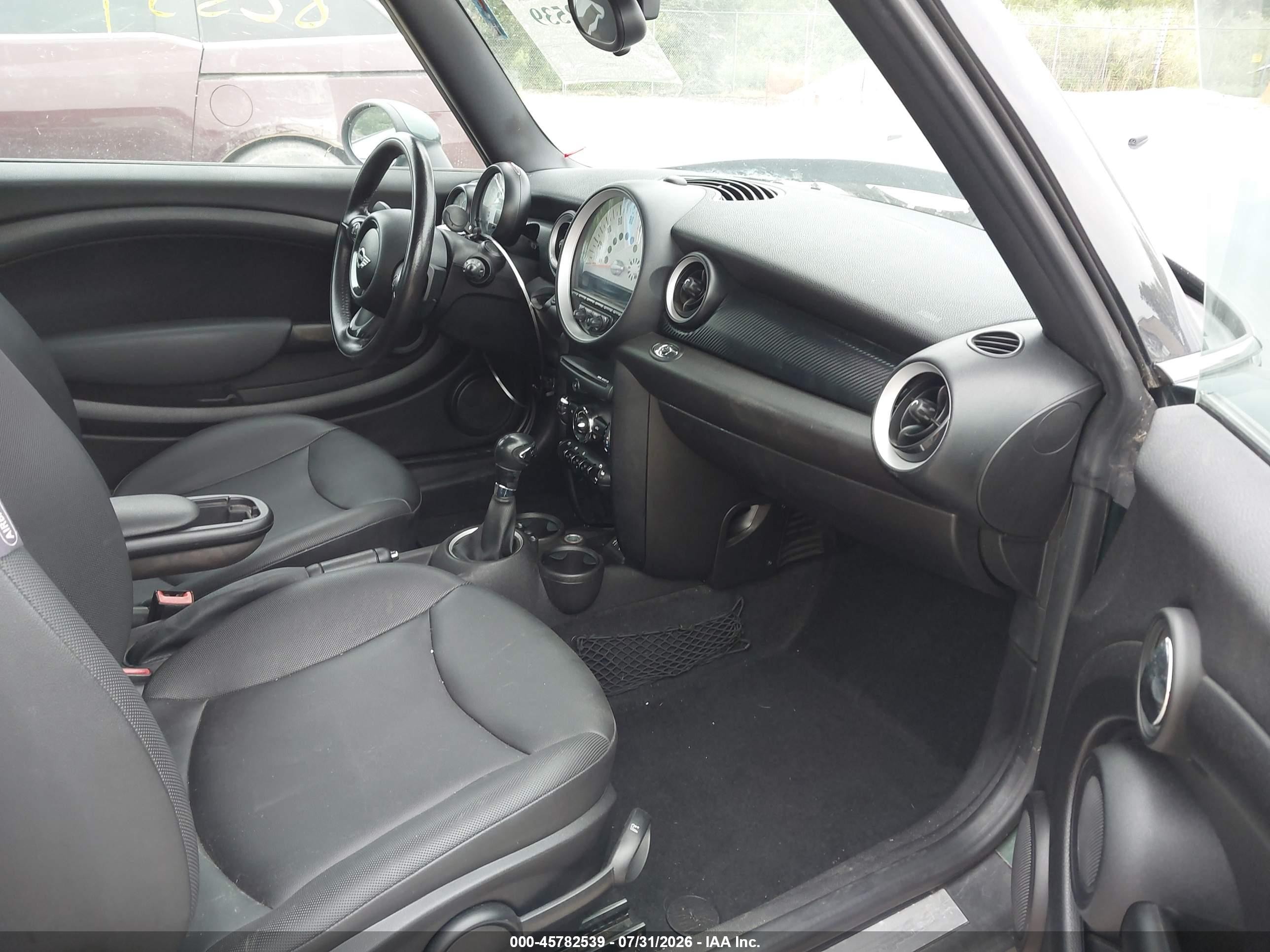 2013 Mini Convertible Cooper Зеленый vin: WMWZN3C50DT135367