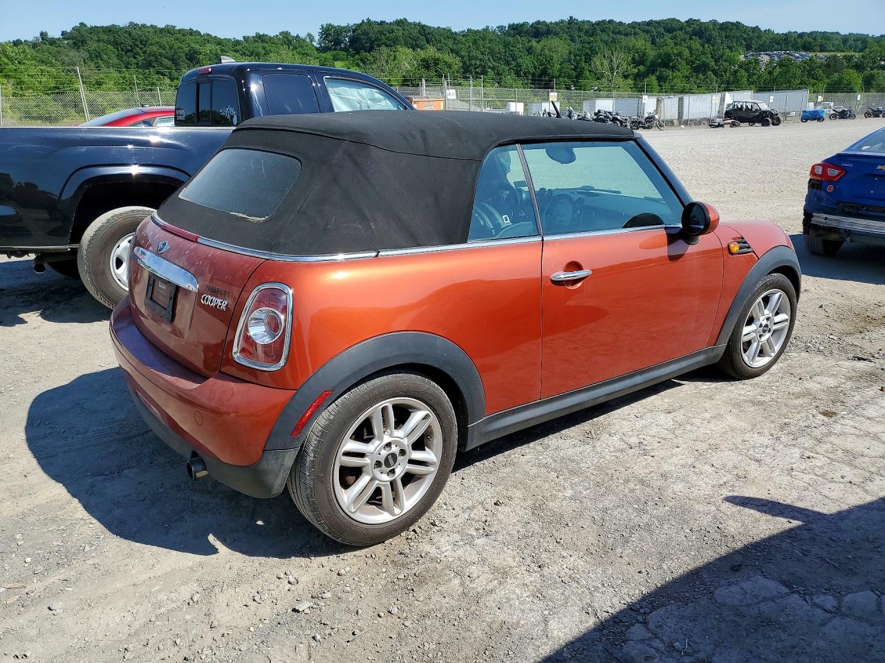 2011 Mini Cooper Оранжевый vin: WMWZN3C51BTZ78328