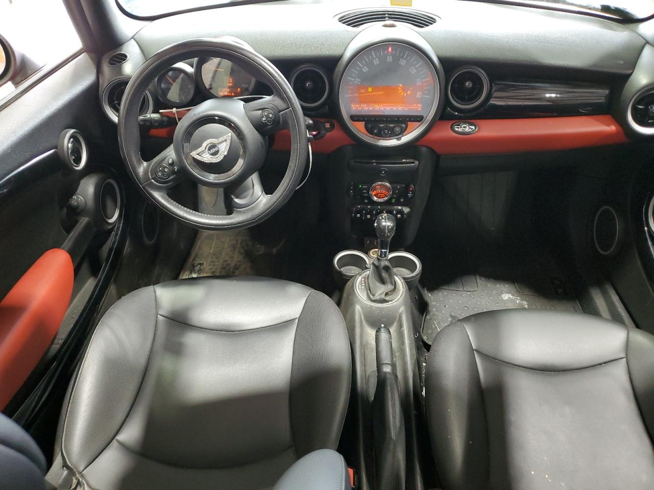 2015 Mini Cooper Red vin: WMWZN3C51FT861676