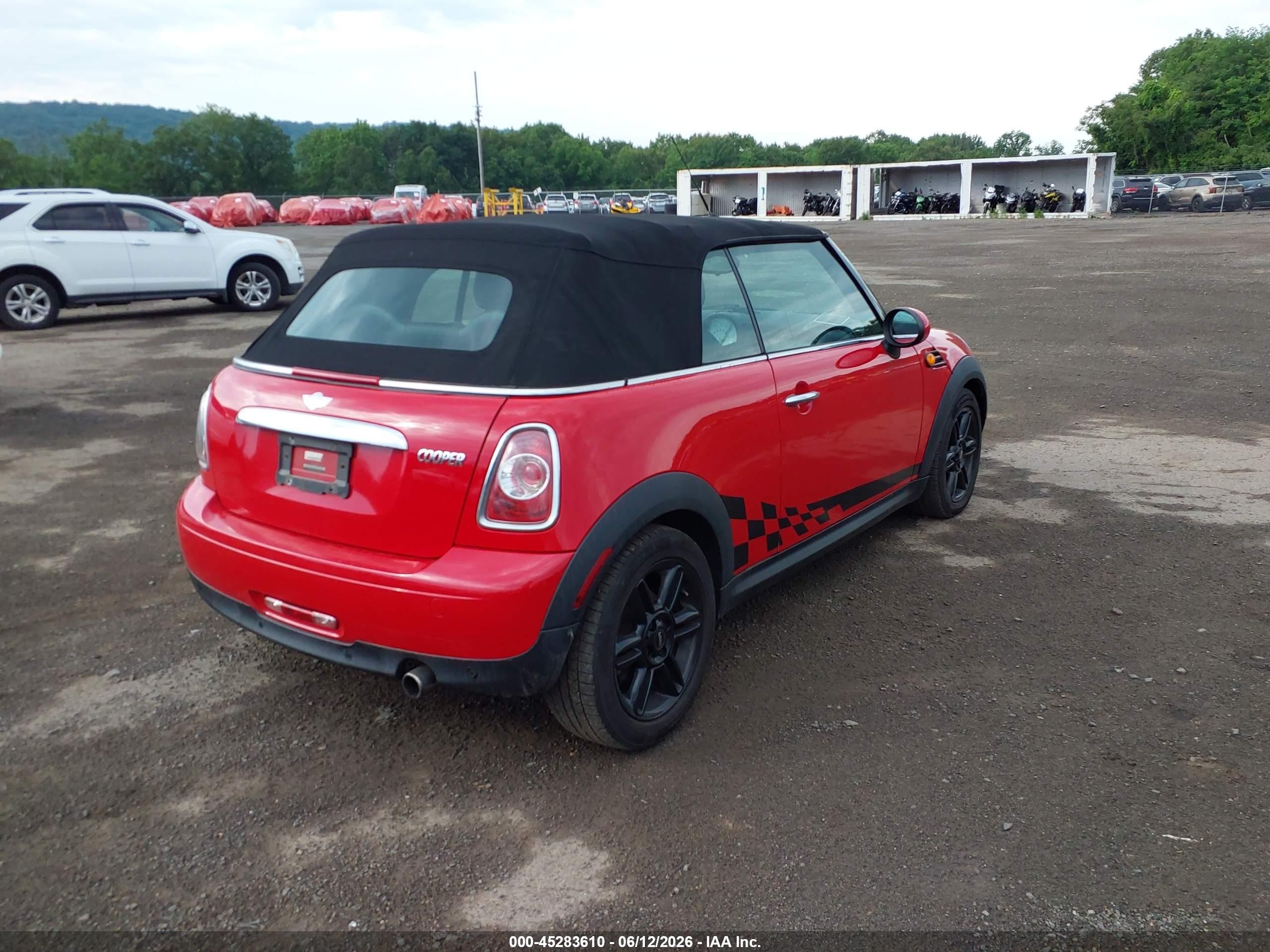 2014 Mini Convertible Cooper Red vin: WMWZN3C52ET860969