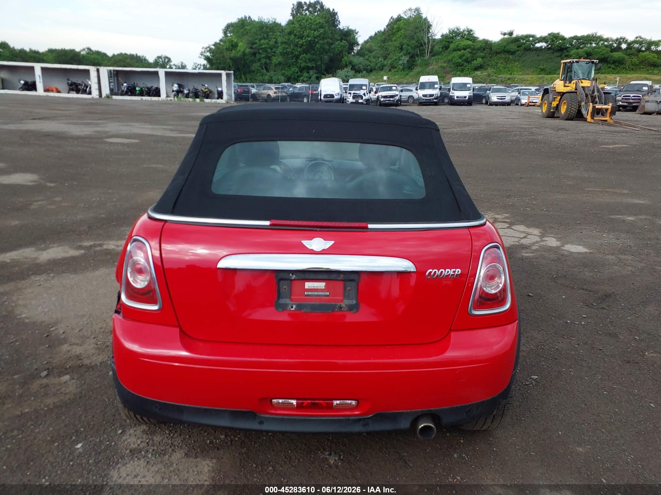 2014 Mini Convertible Cooper Red vin: WMWZN3C52ET860969