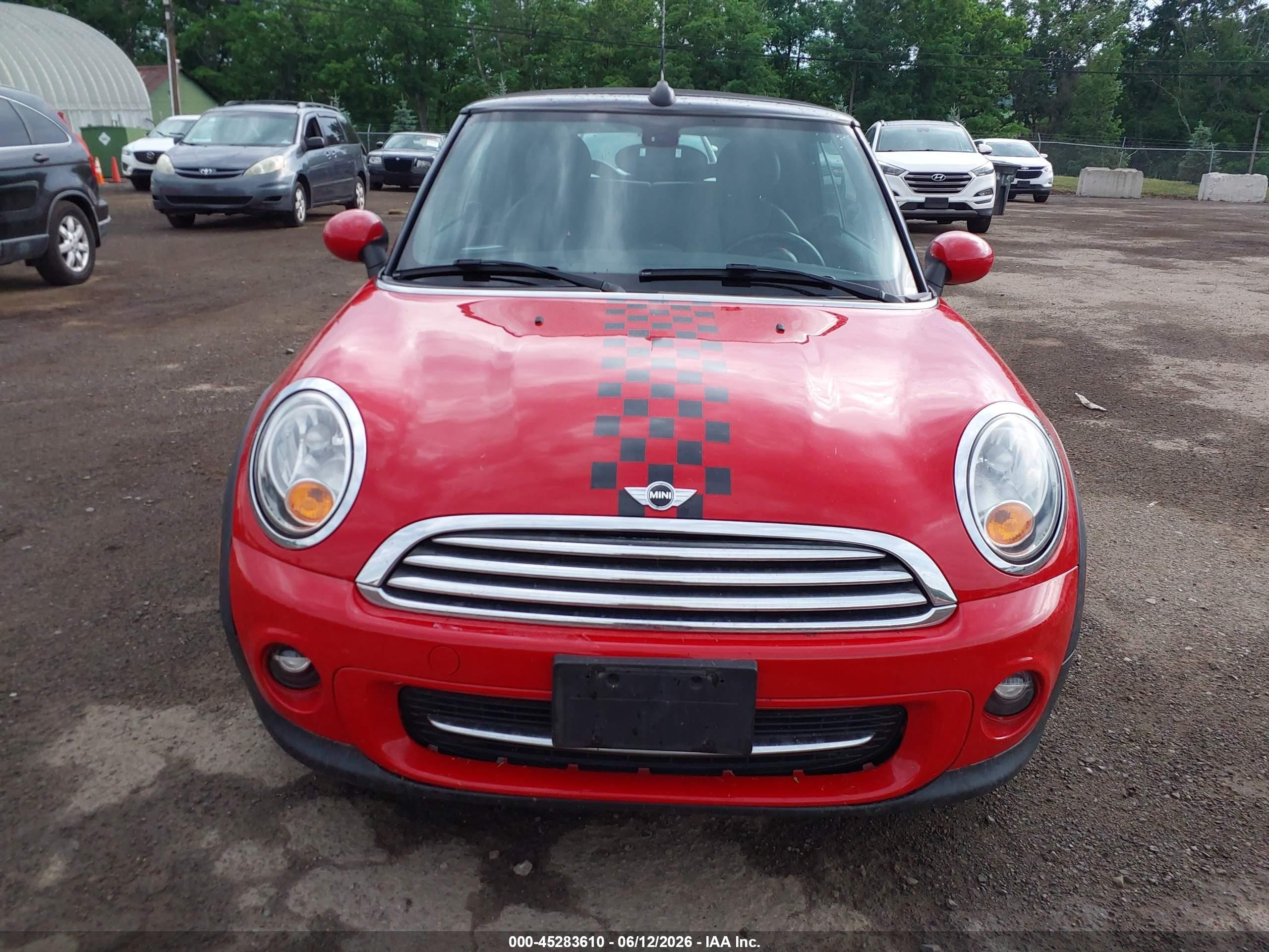 2014 Mini Convertible Cooper Red vin: WMWZN3C52ET860969