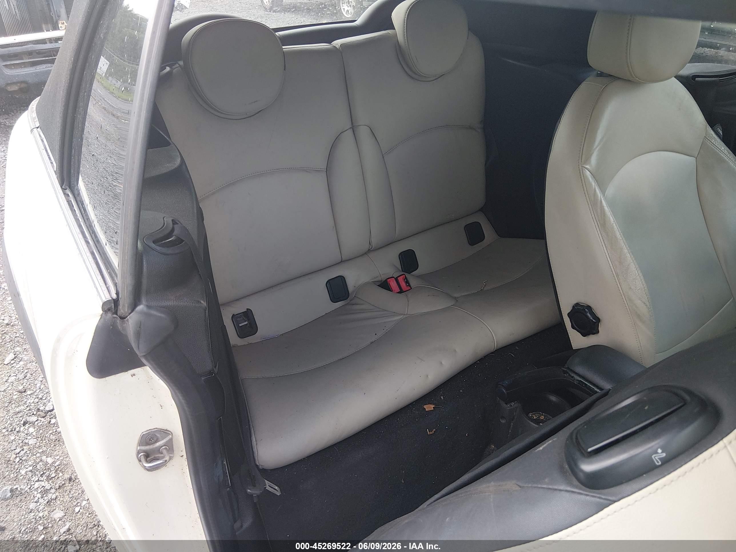 2014 Mini Convertible Cooper White vin: WMWZN3C52ET861359