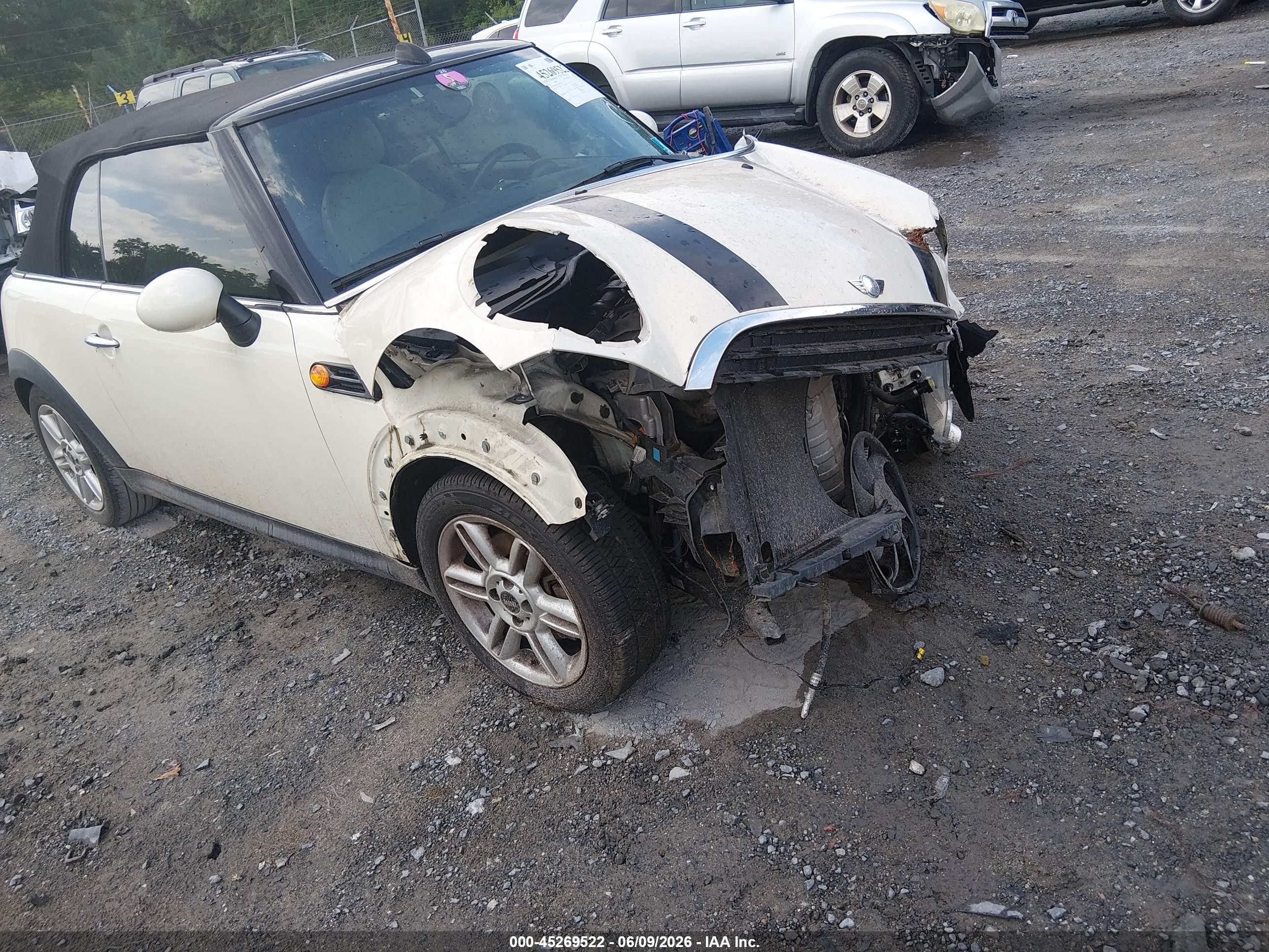 2014 Mini Convertible Cooper White vin: WMWZN3C52ET861359