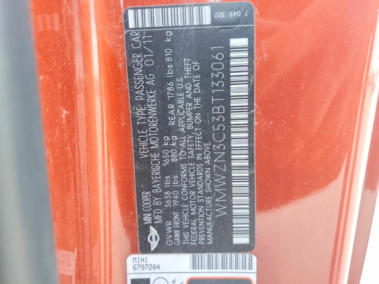 2011 Mini Cooper Orange vin: WMWZN3C53BT133061