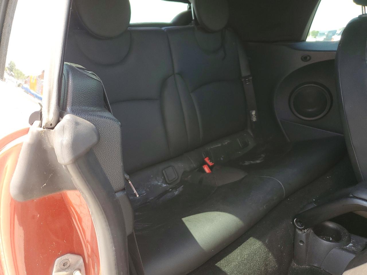2011 Mini Cooper Orange vin: WMWZN3C53BT133061
